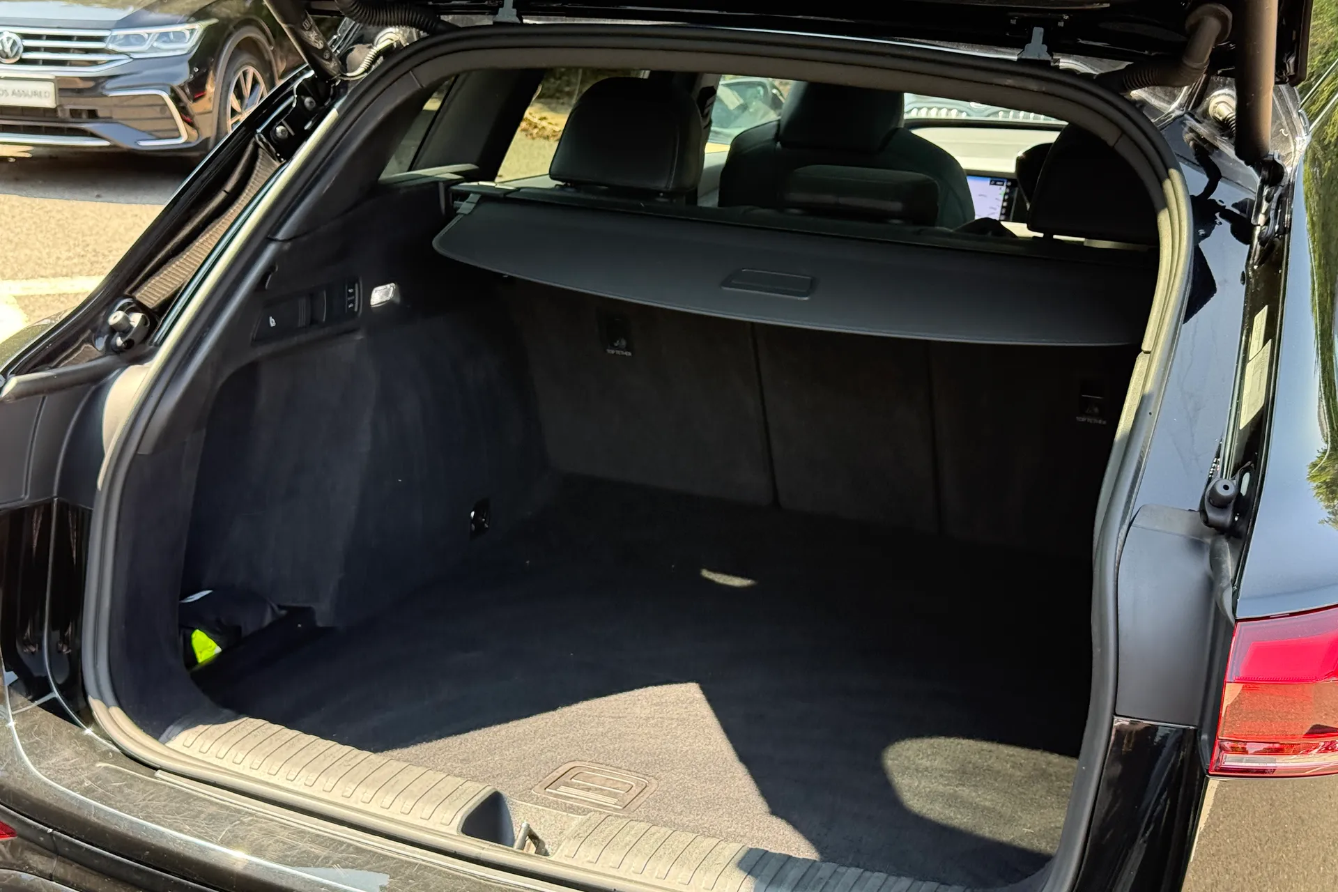 Audi Q6 thumbnail image number 42