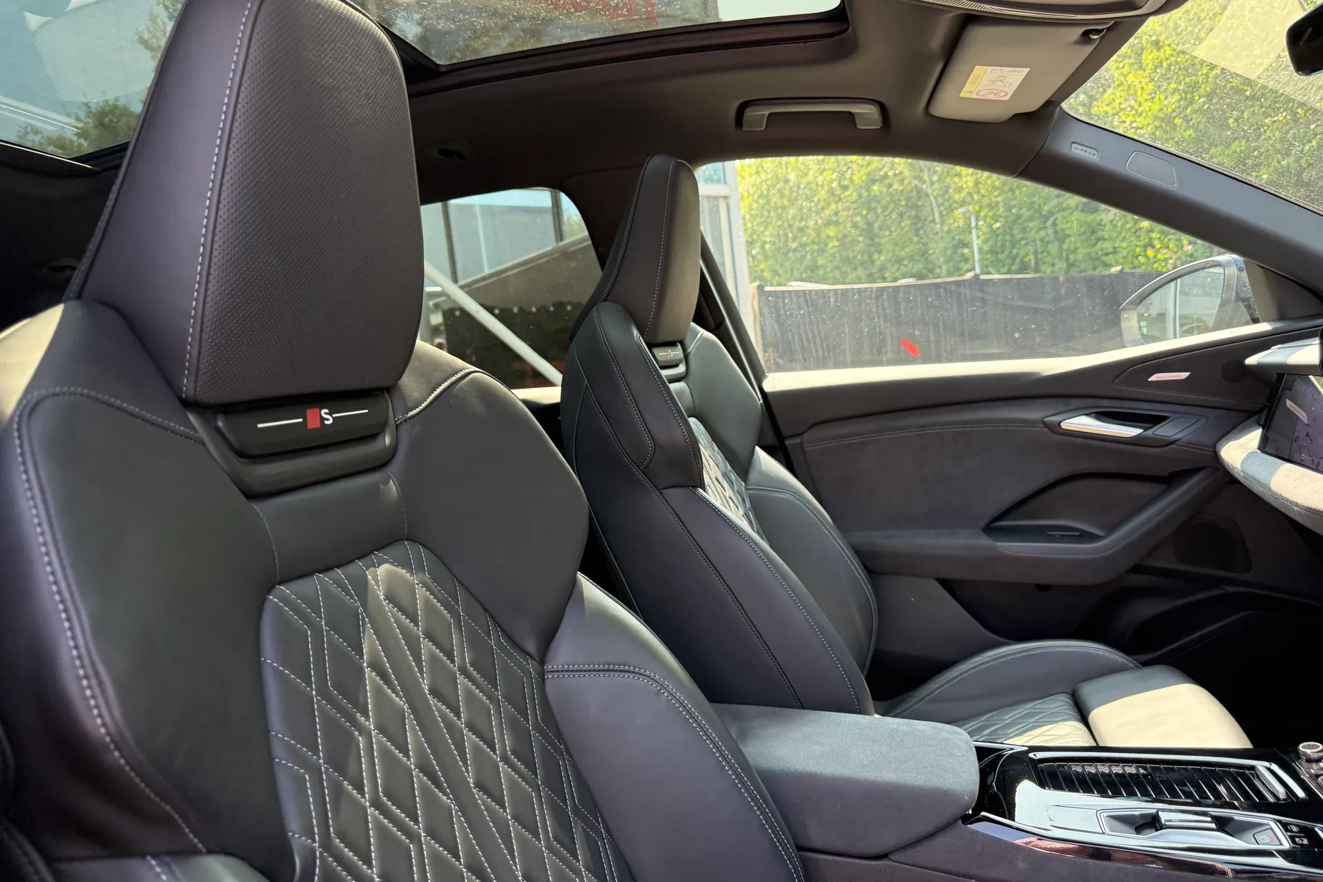 Audi Q6 thumbnail image number 29