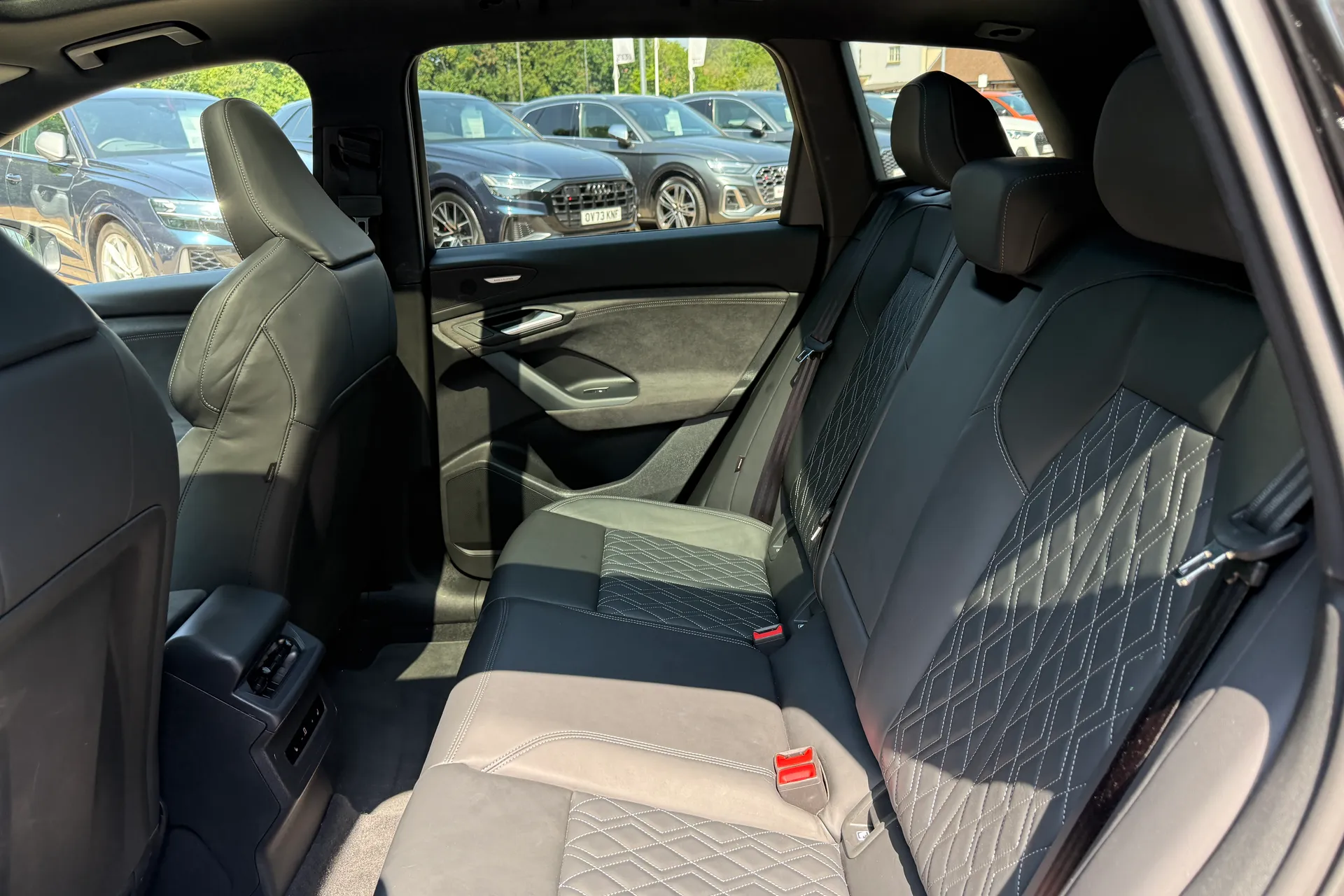 Audi Q6 thumbnail image number 50