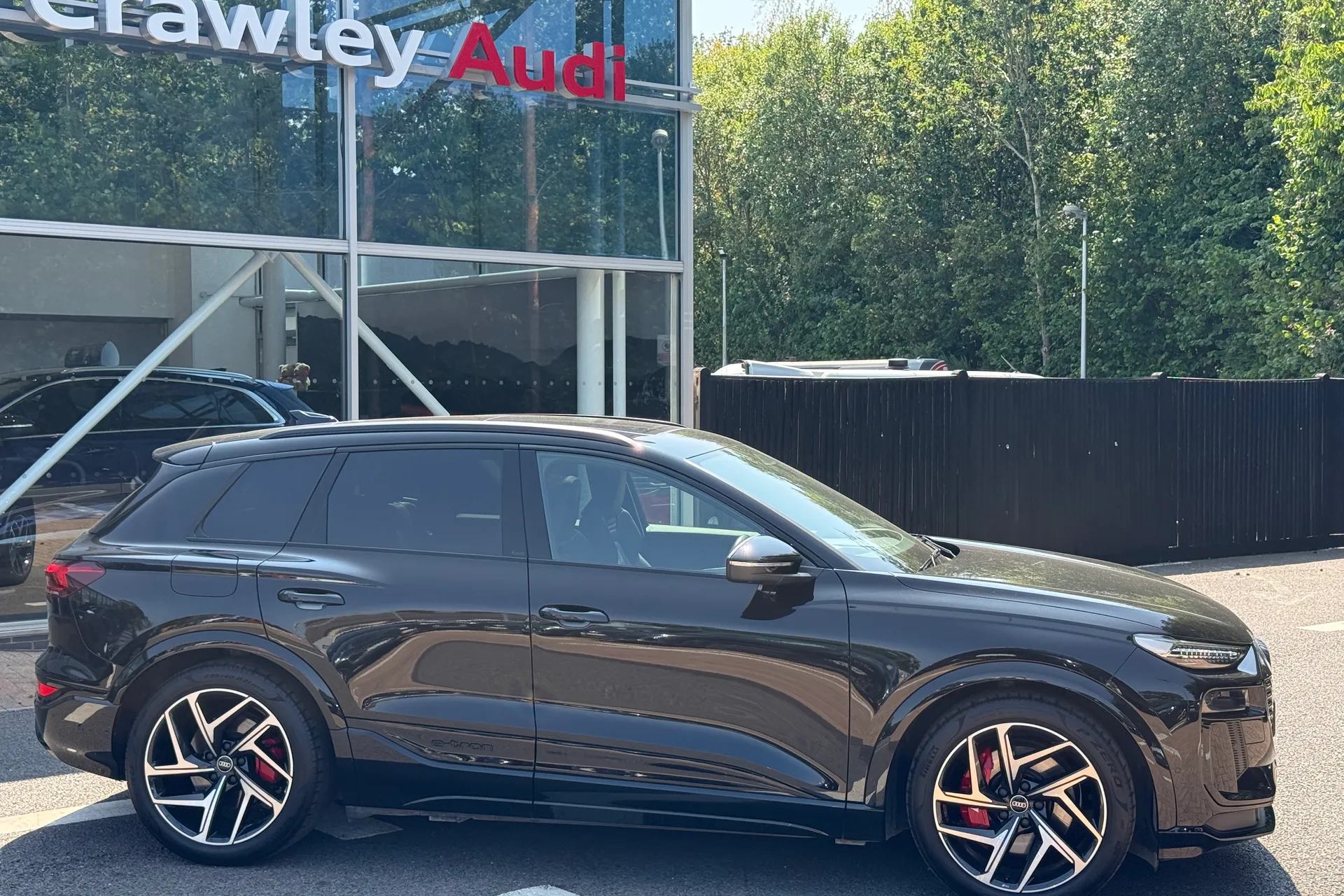 Audi Q6 thumbnail image number 2