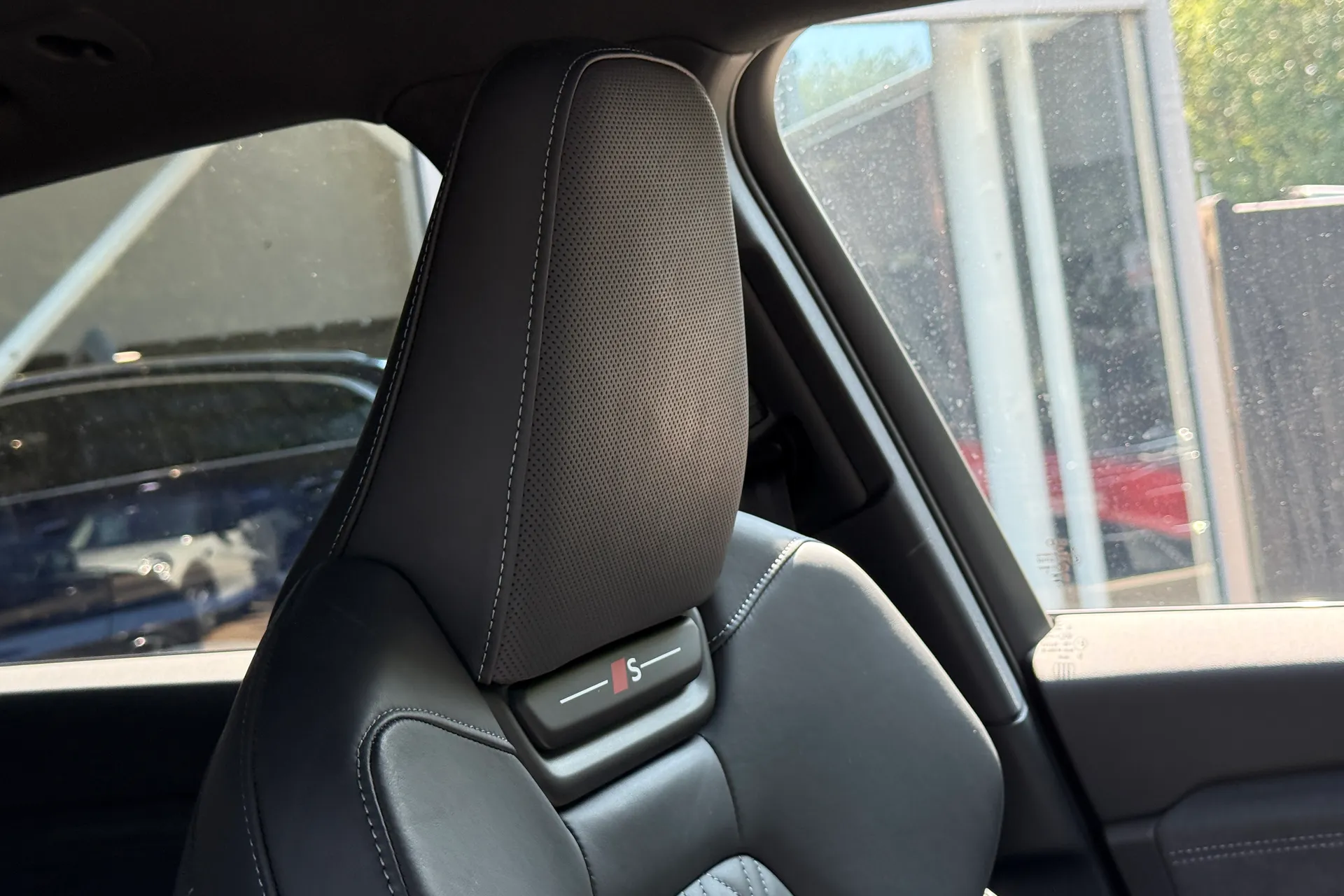 Audi Q6 thumbnail image number 20