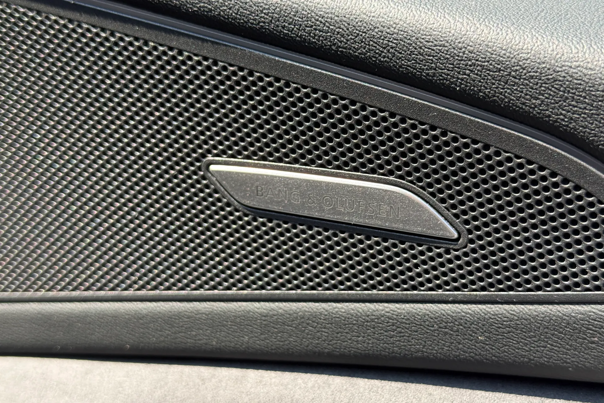 Audi Q6 thumbnail image number 17