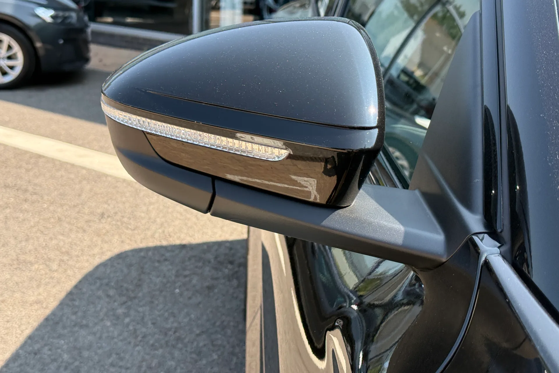 Audi Q6 thumbnail image number 14