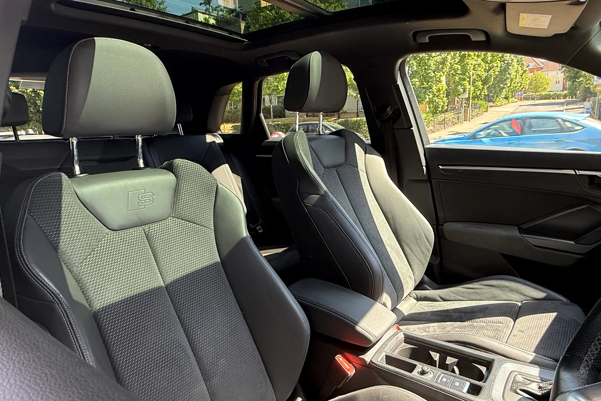 Audi Q3 thumbnail image number 29