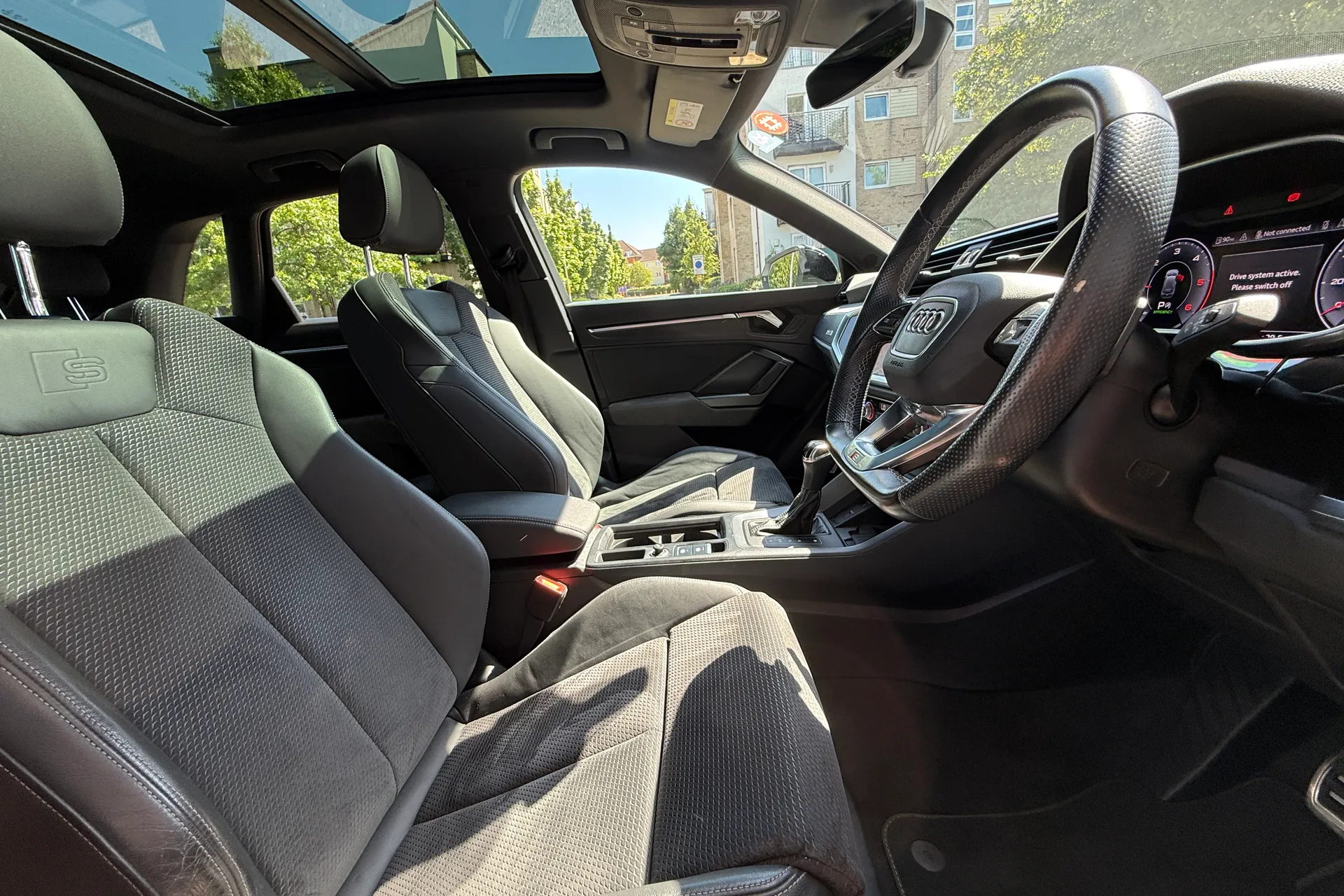 Audi Q3 thumbnail image number 26