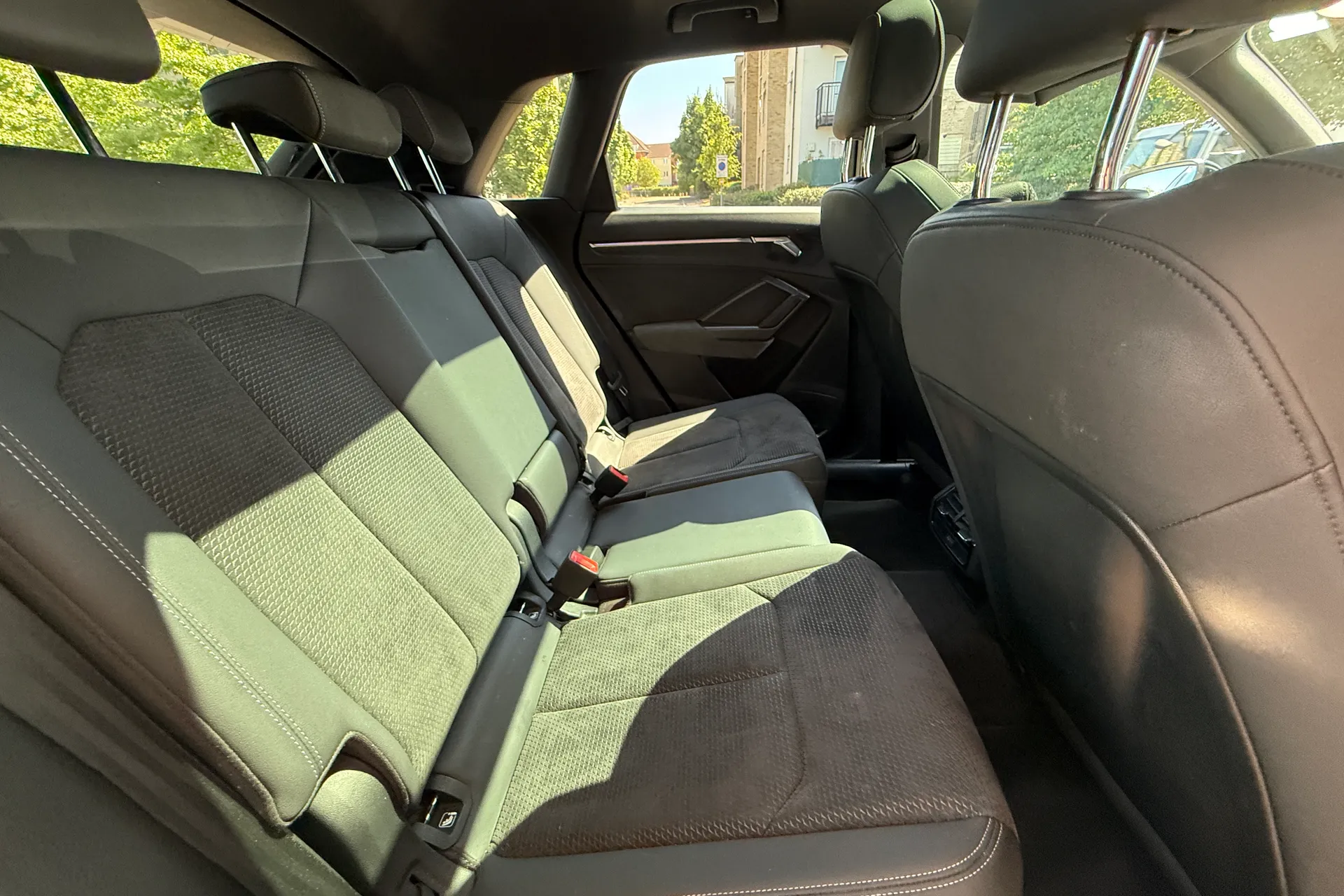 Audi Q3 thumbnail image number 34