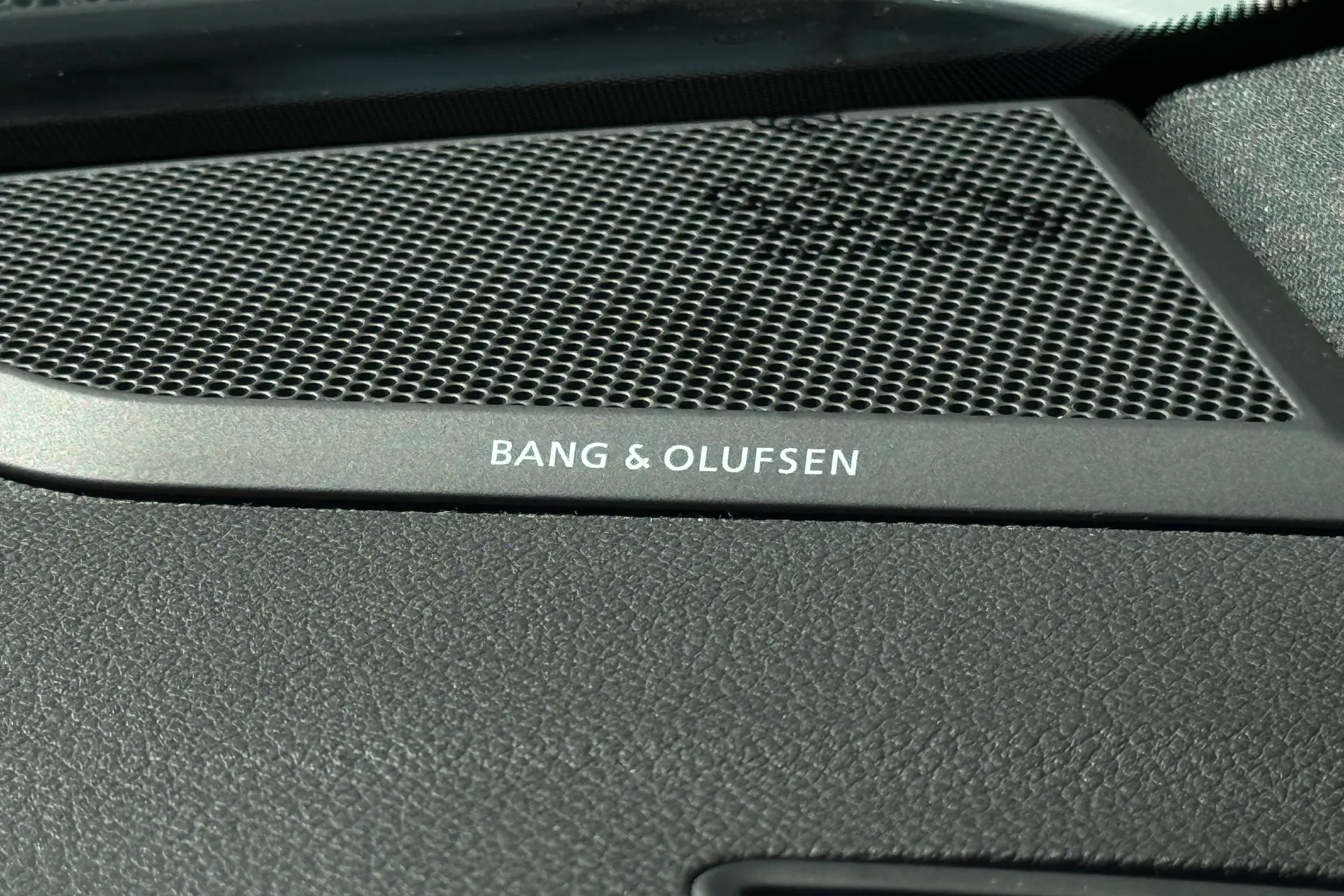Audi Q3 thumbnail image number 25