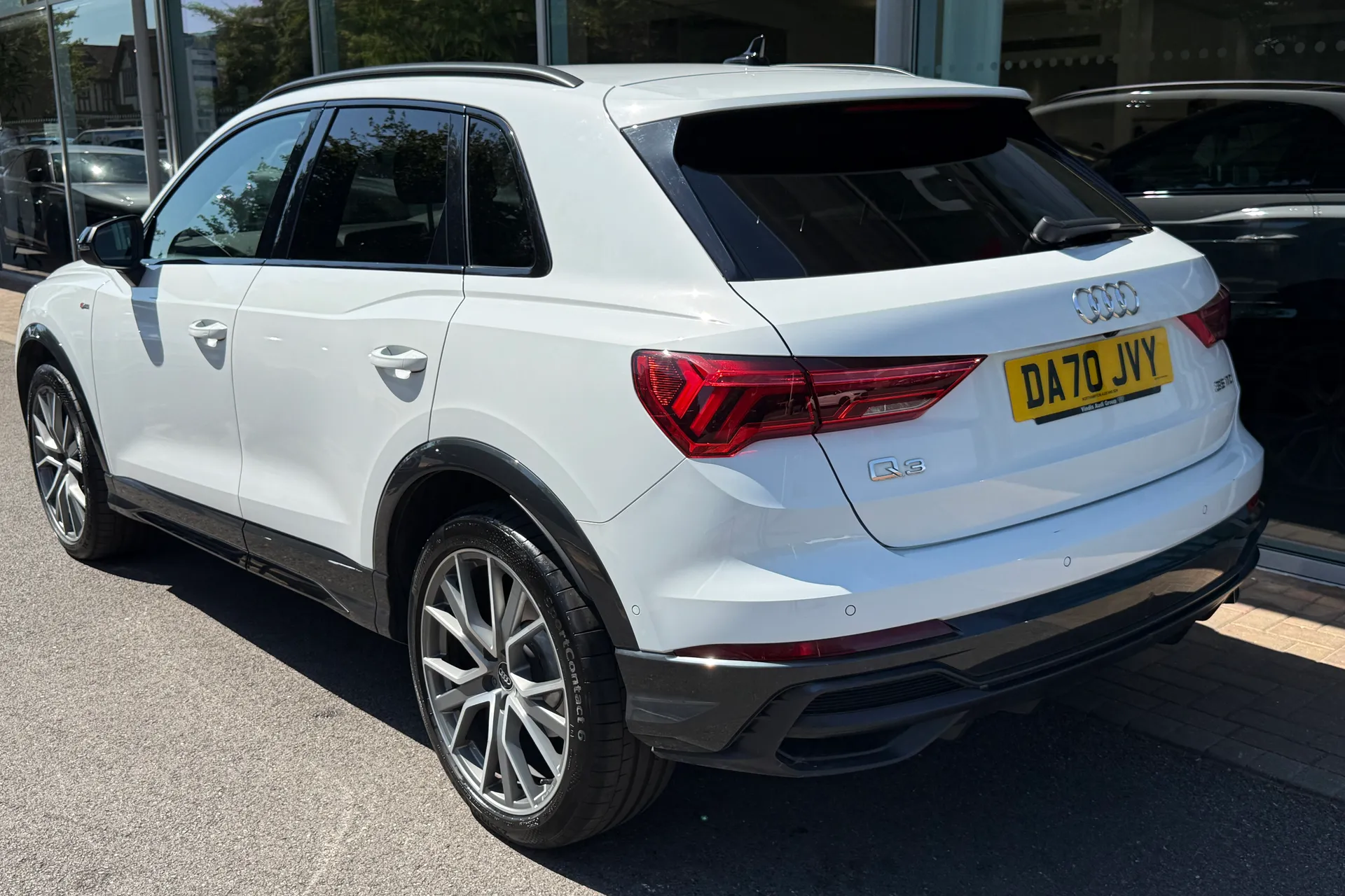 Audi Q3 thumbnail image number 3