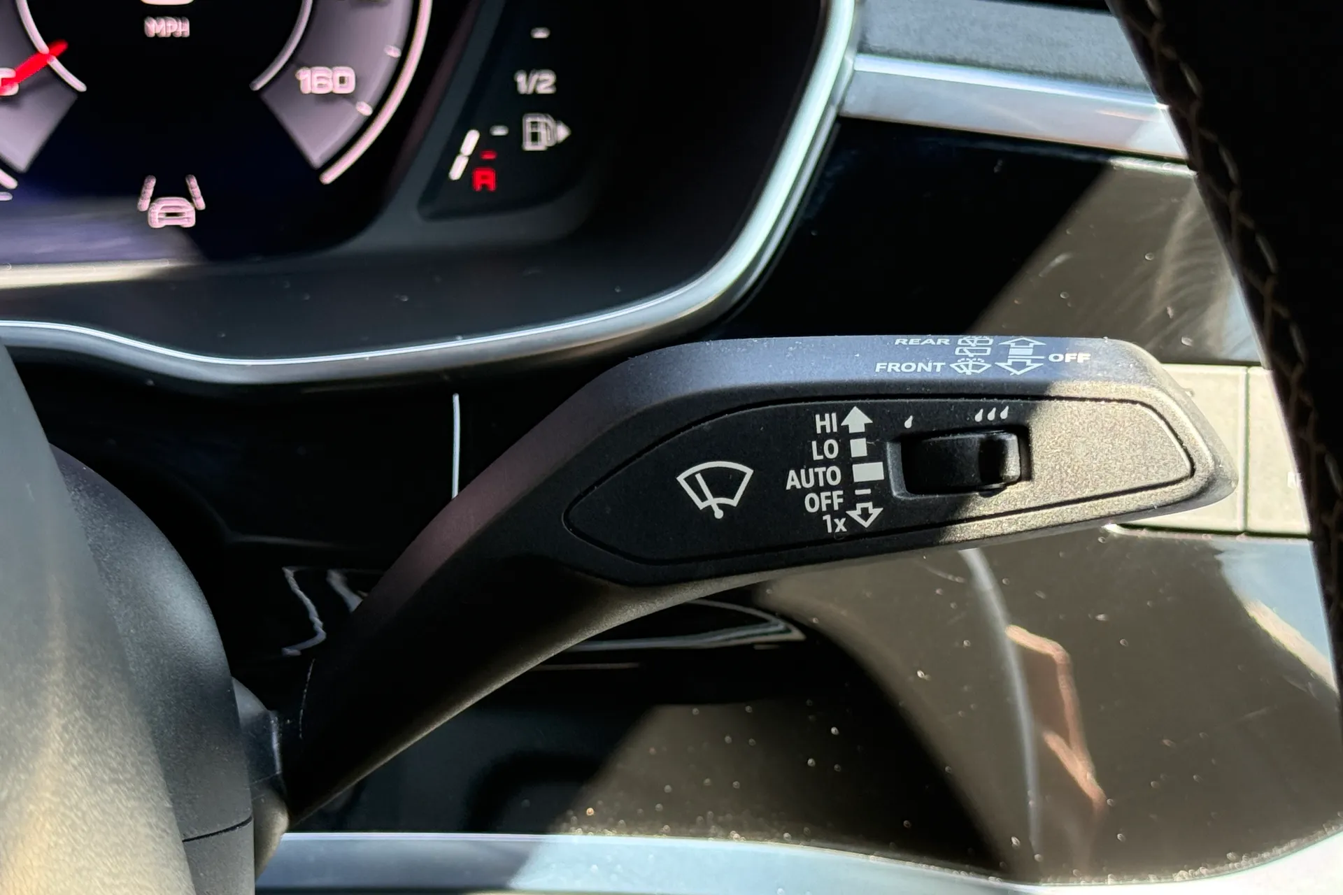 Audi Q3 thumbnail image number 12