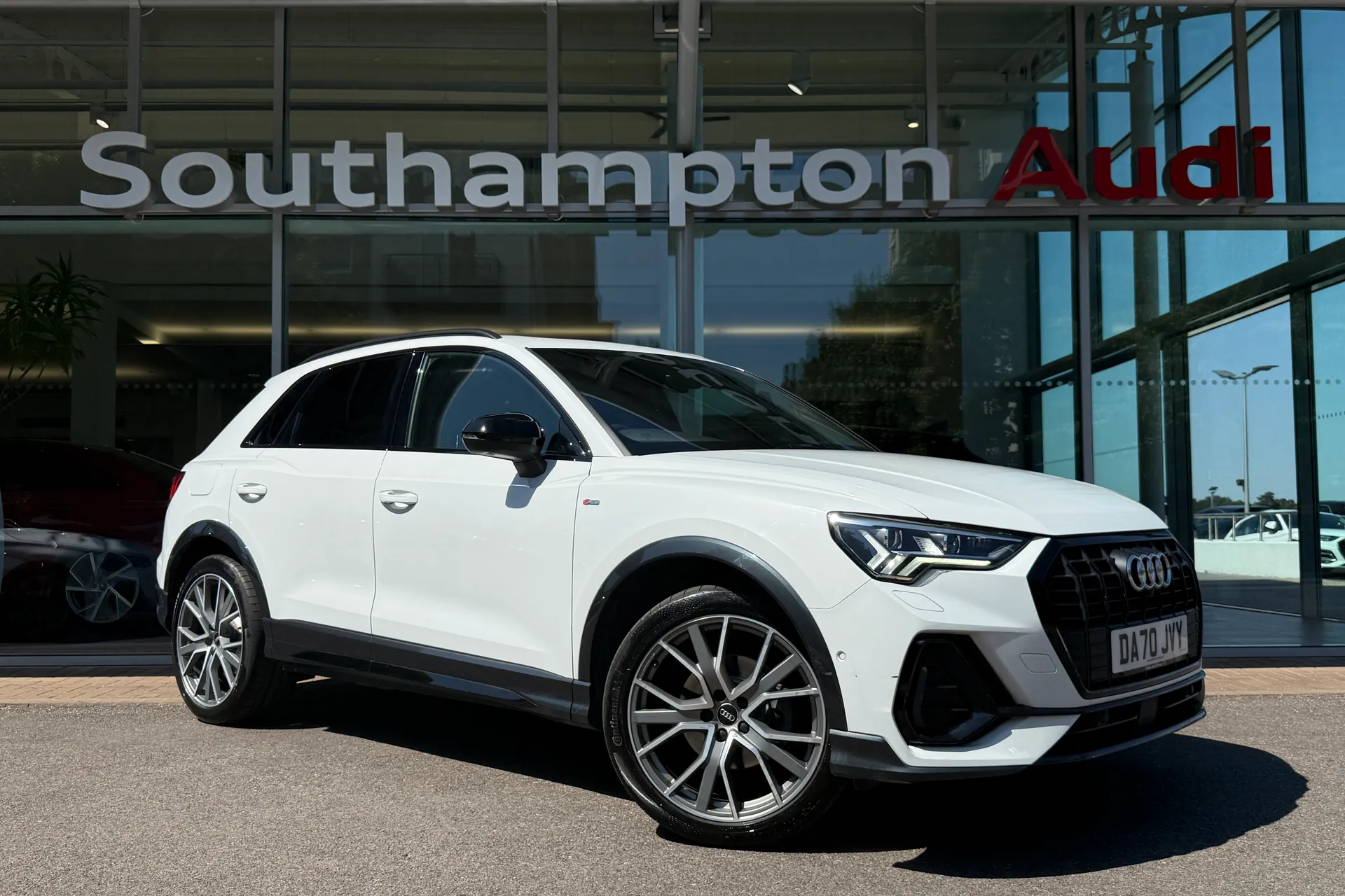 Audi Q3 focused image