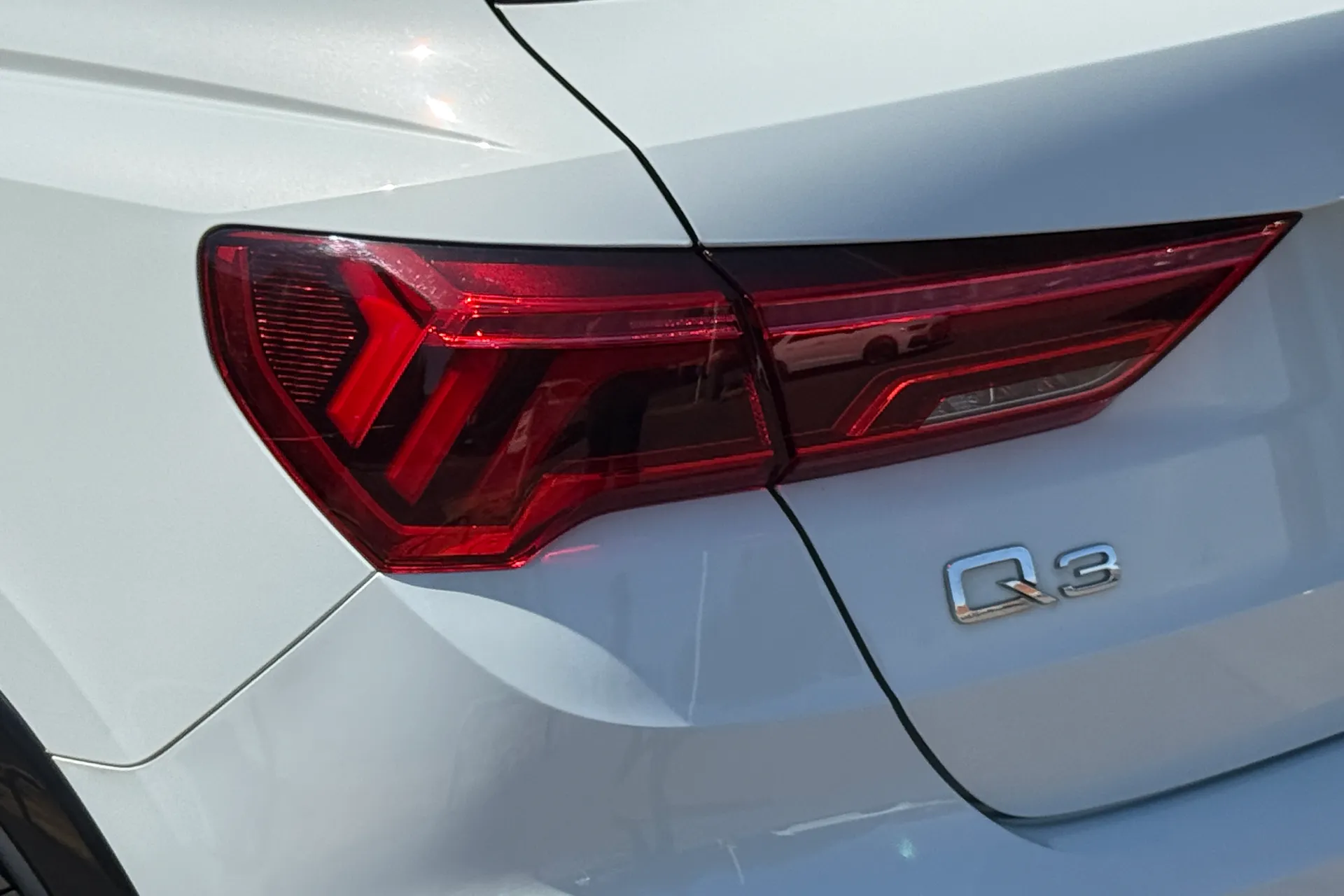 Audi Q3 thumbnail image number 43