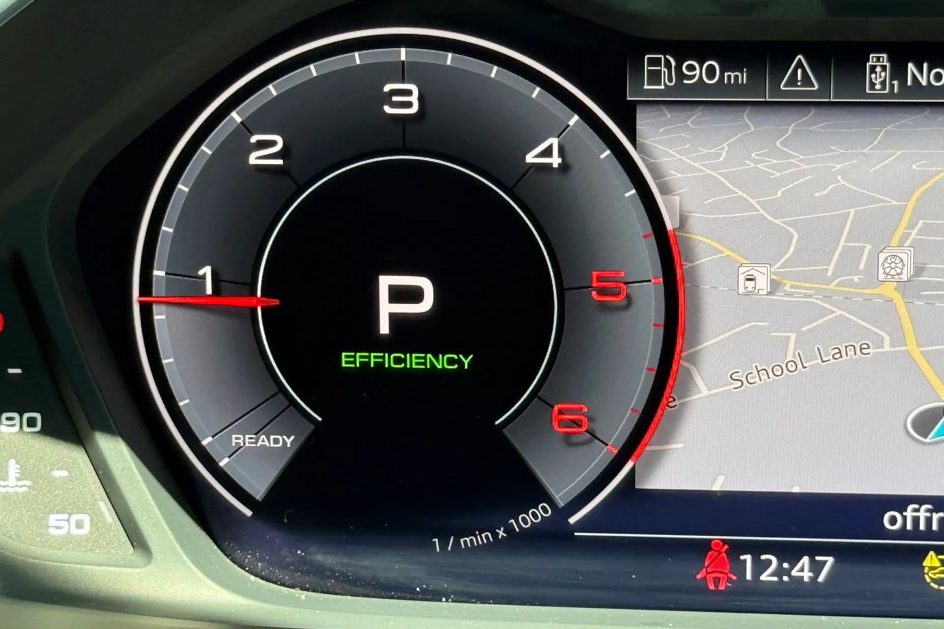 Audi Q3 thumbnail image number 9