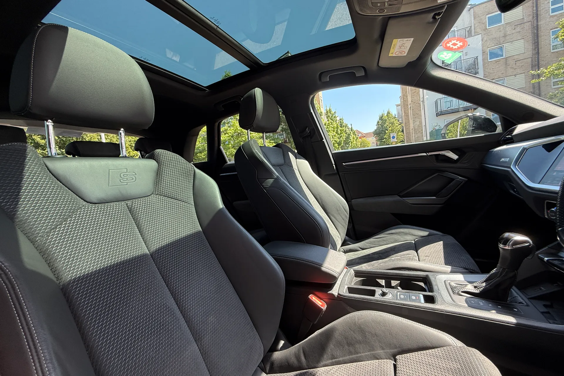 Audi Q3 thumbnail image number 27
