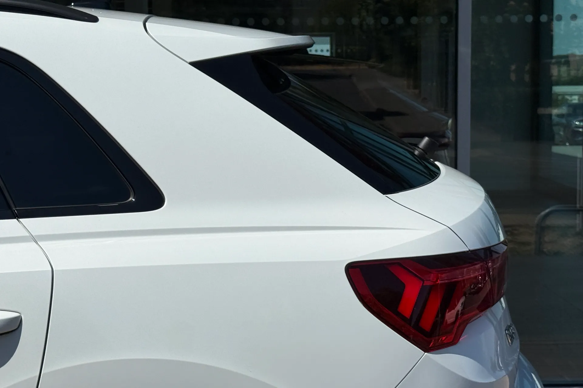 Audi Q3 thumbnail image number 44