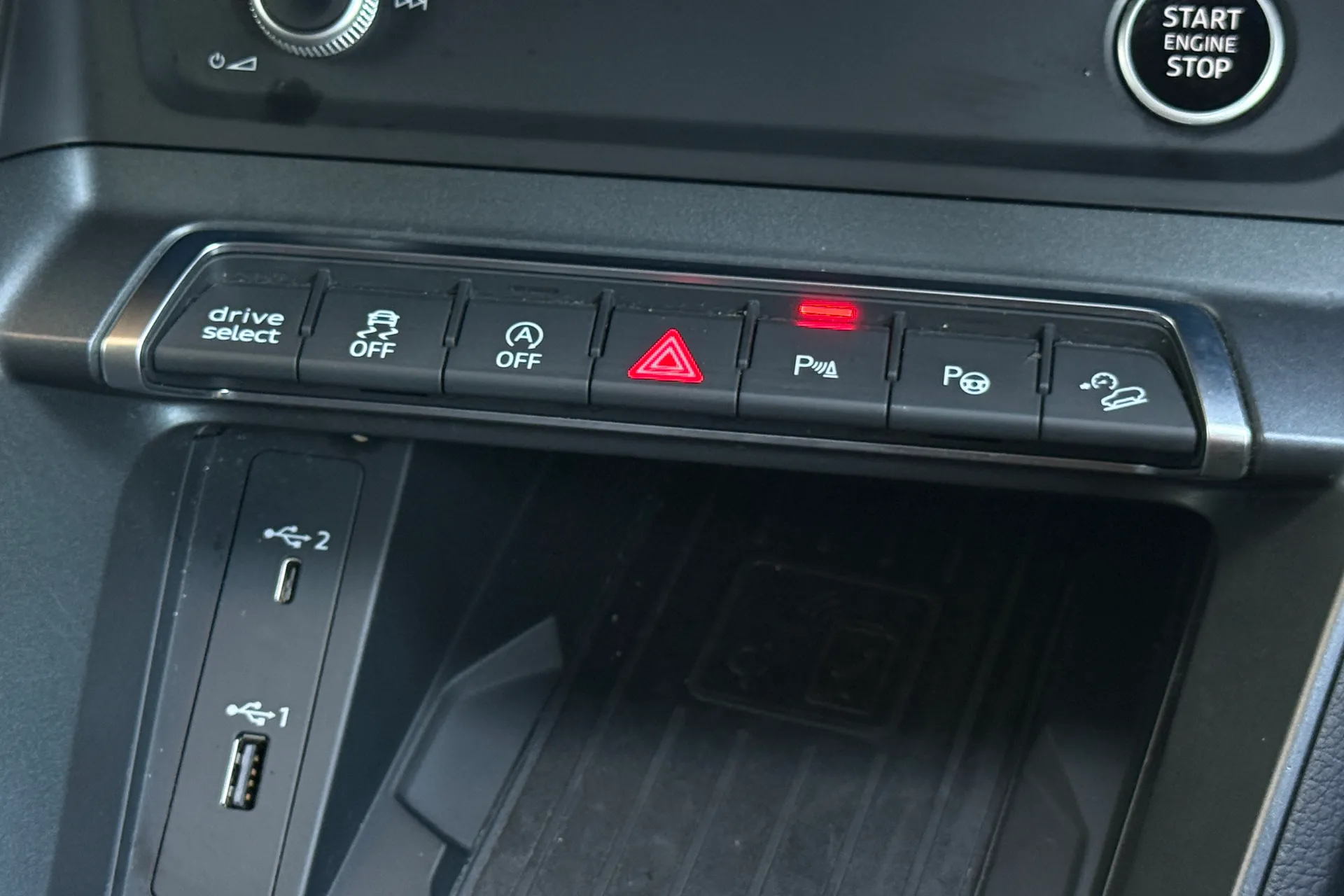 Audi Q3 thumbnail image number 20