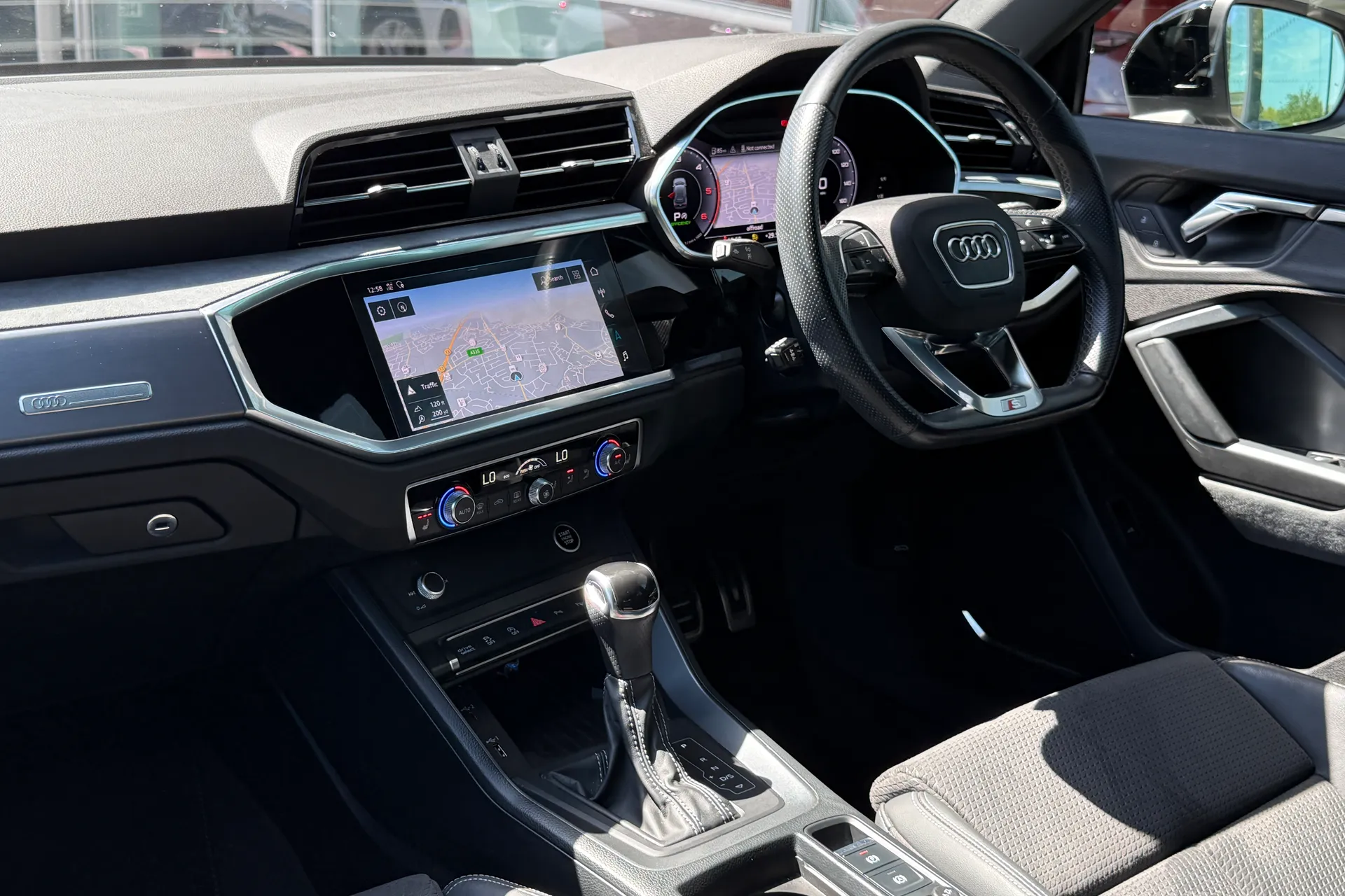 Audi Q3 thumbnail image number 47