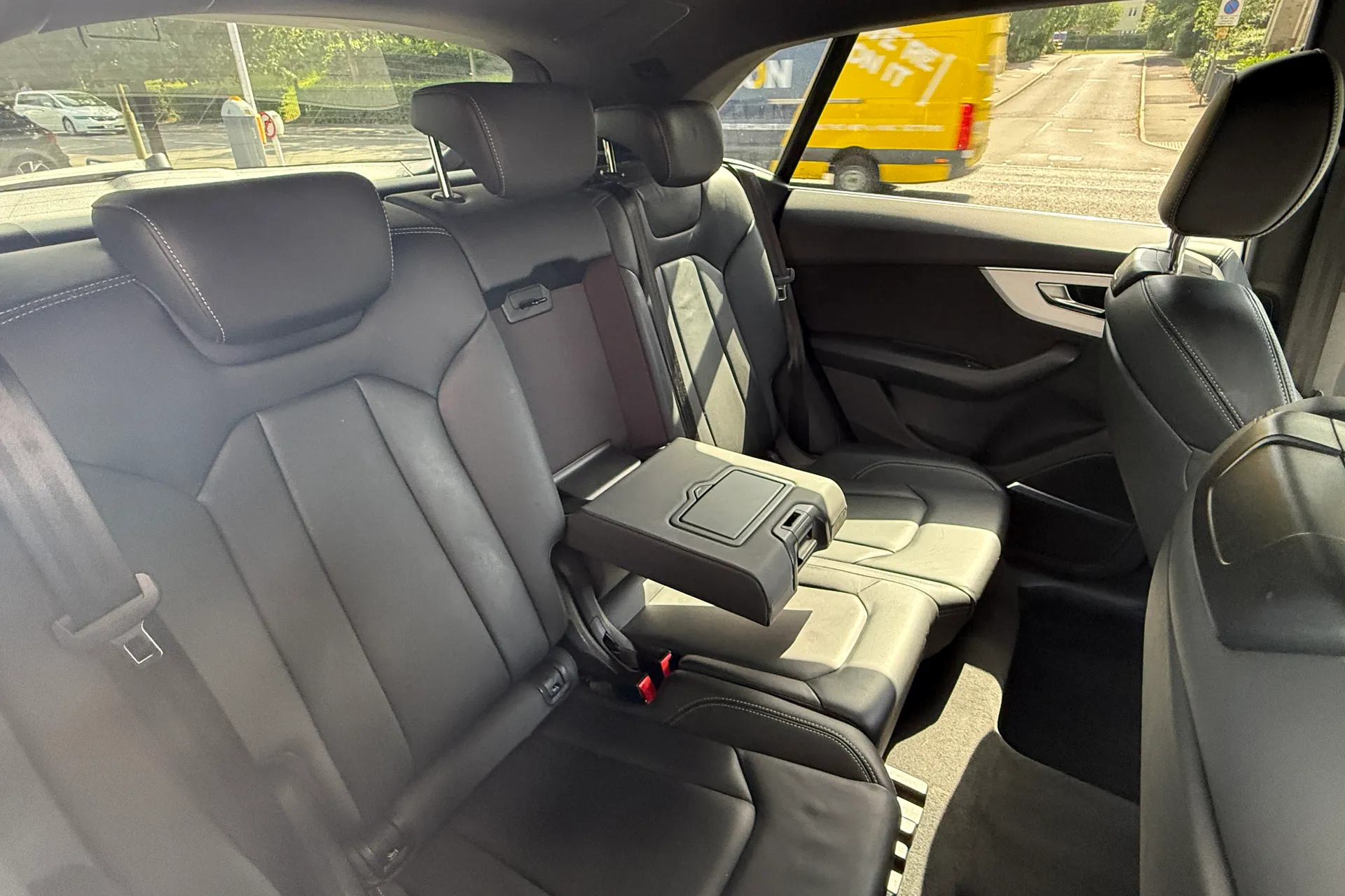 Audi Q8 thumbnail image number 43