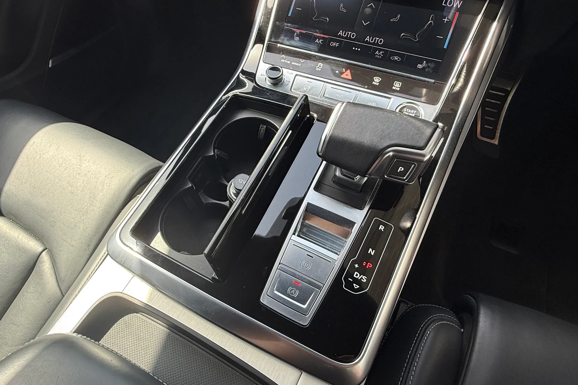 Audi Q8 thumbnail image number 32