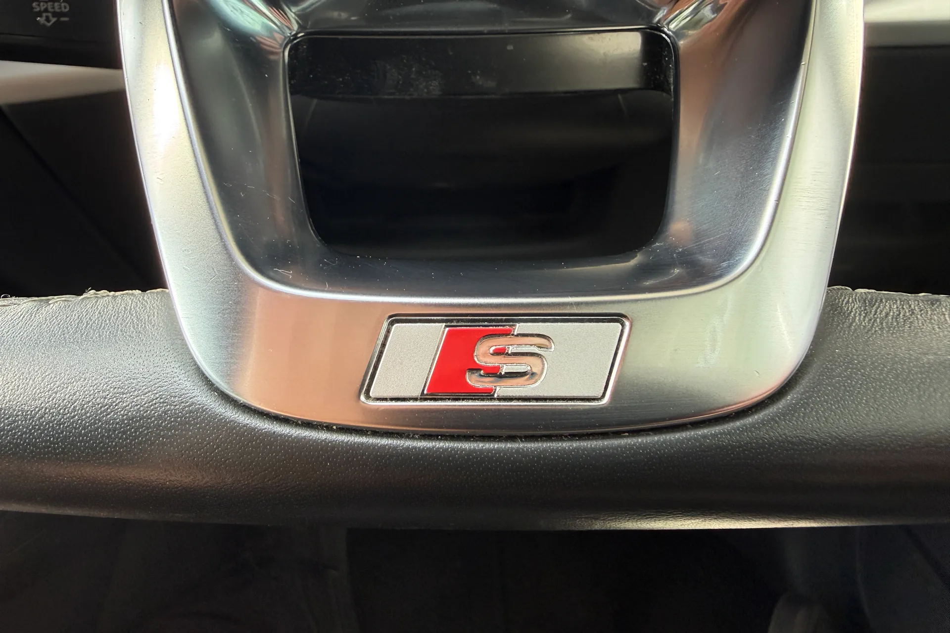 Audi Q8 thumbnail image number 13