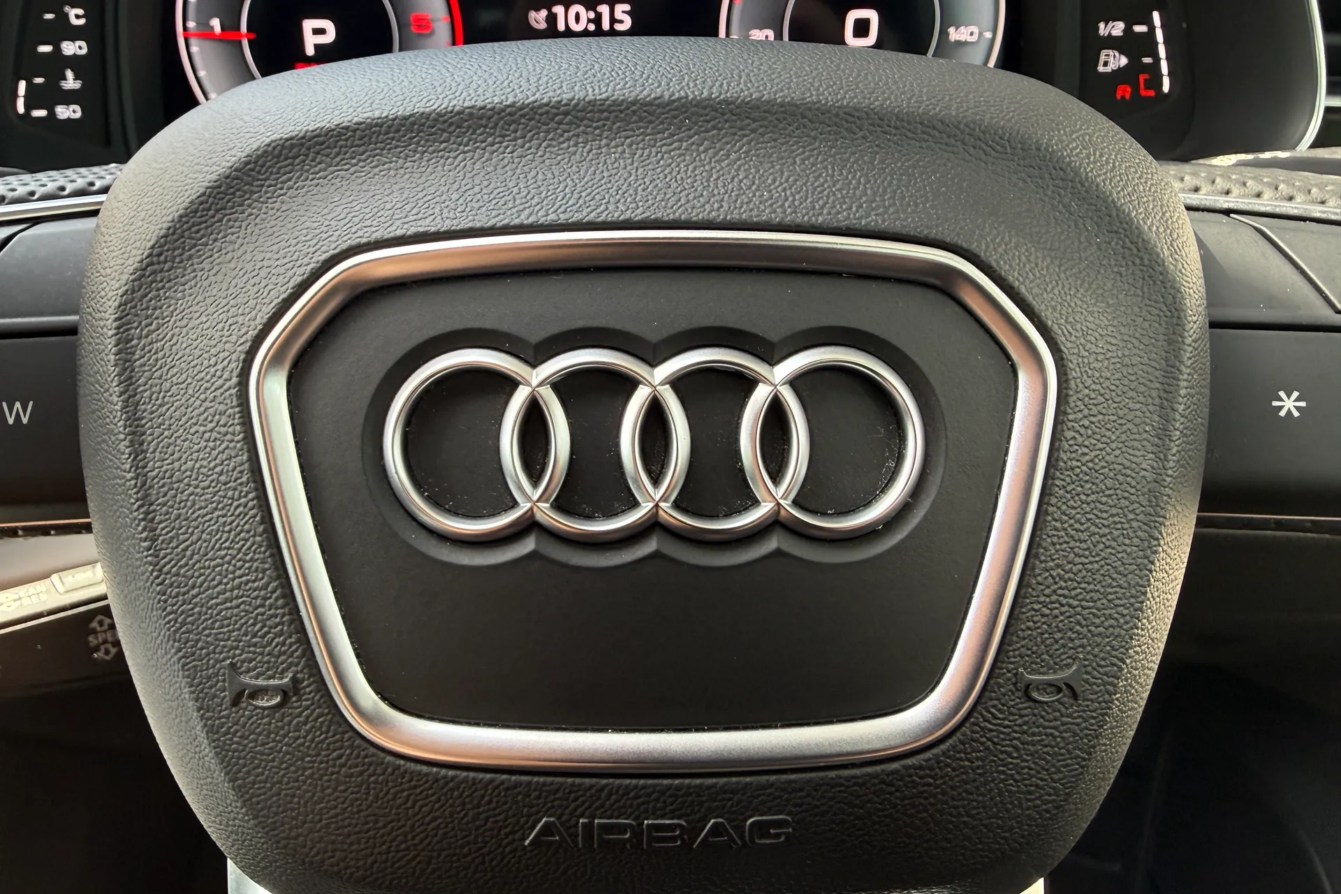 Audi Q8 thumbnail image number 11
