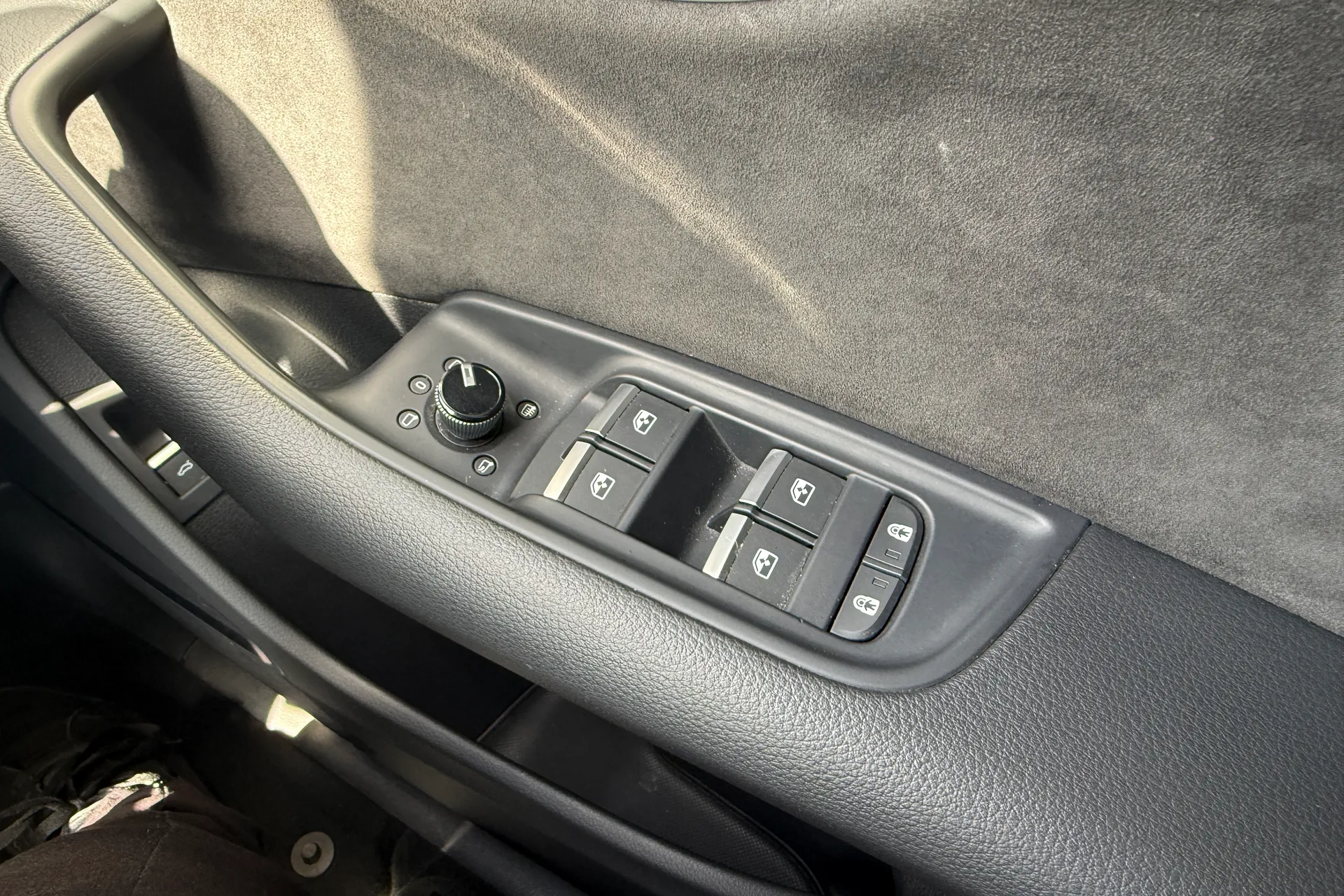 Audi Q8 thumbnail image number 19