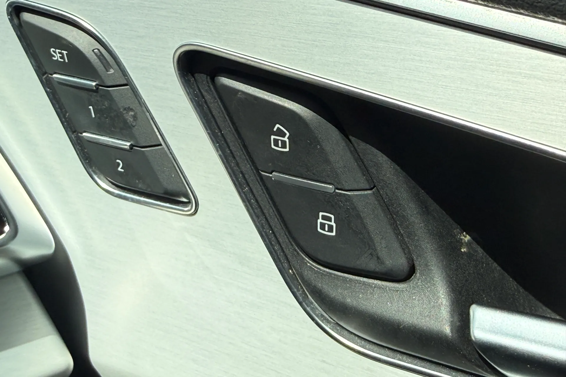 Audi Q8 thumbnail image number 16