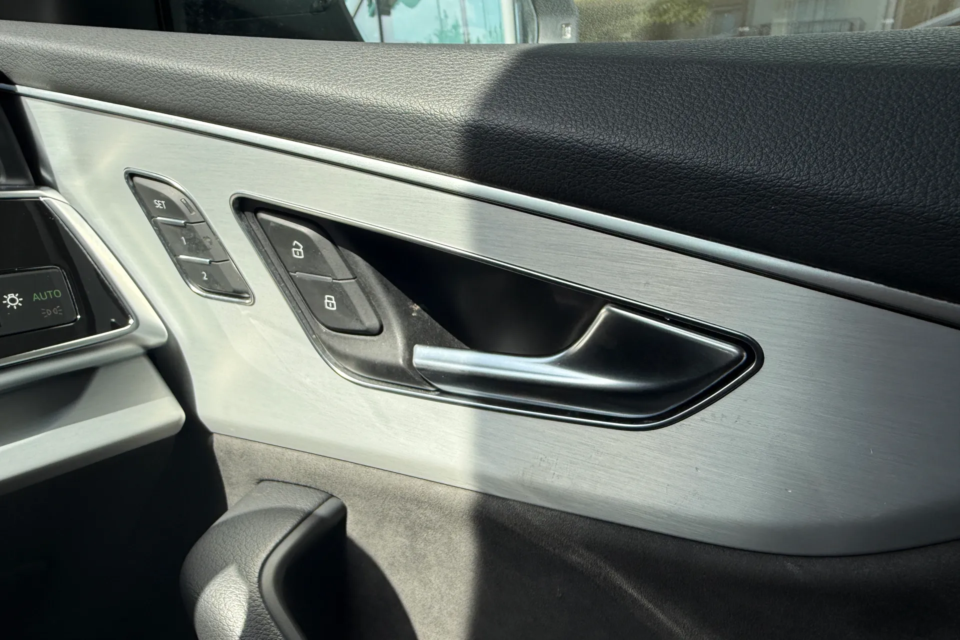 Audi Q8 thumbnail image number 17