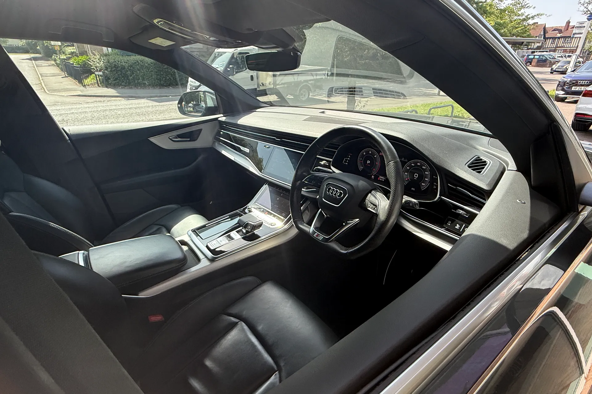 Audi Q8 thumbnail image number 41