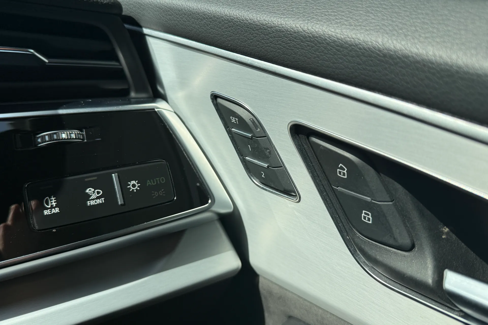 Audi Q8 thumbnail image number 15