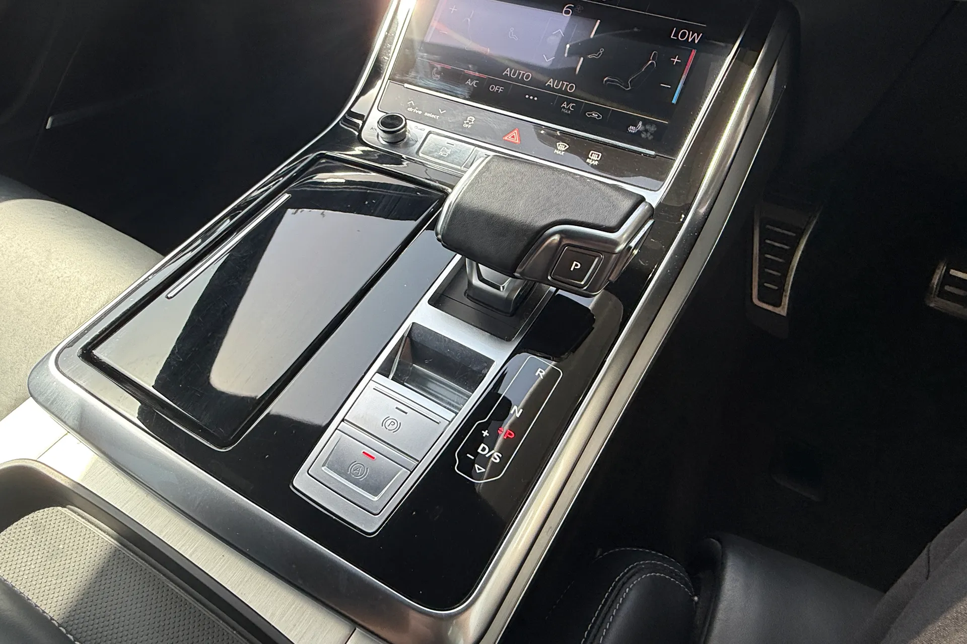 Audi Q8 thumbnail image number 30