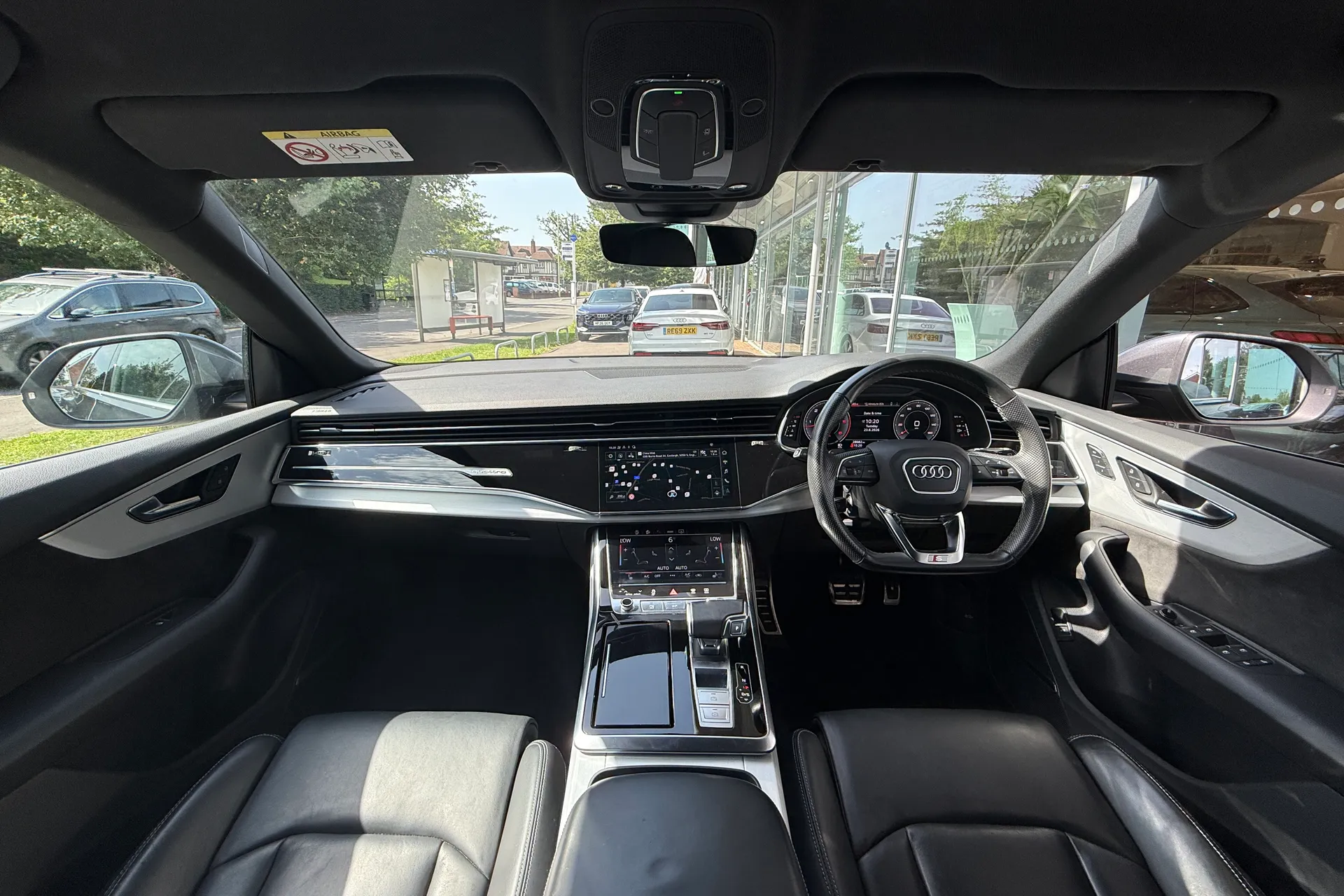 Audi Q8 thumbnail image number 3