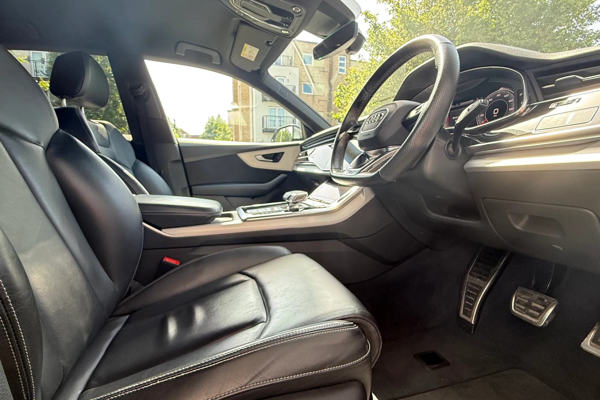 Audi Q8 thumbnail image number 8