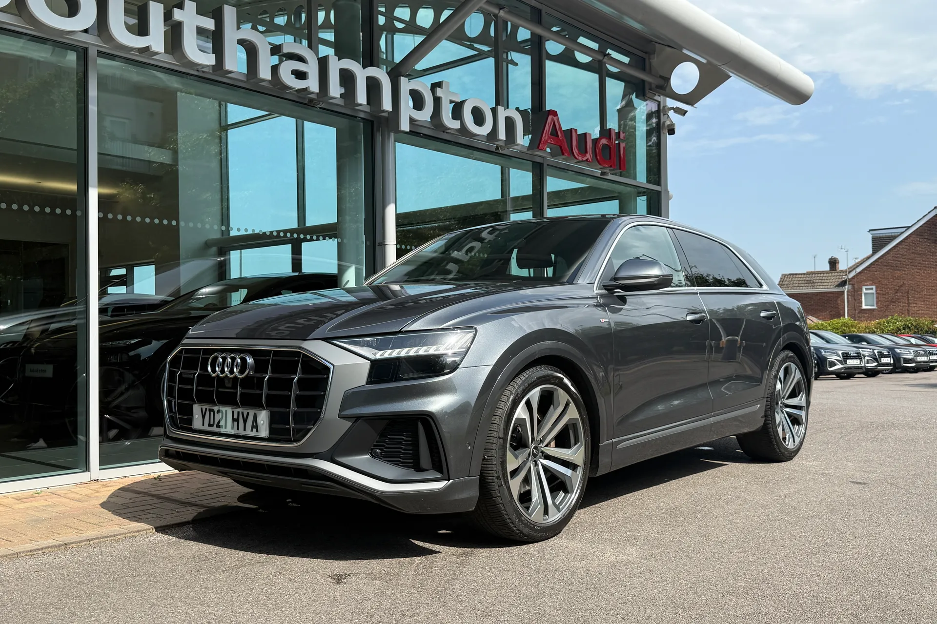 Audi Q8 thumbnail image number 57