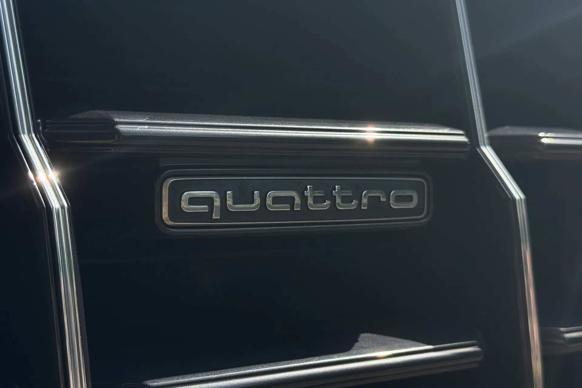 Audi Q8 thumbnail image number 60