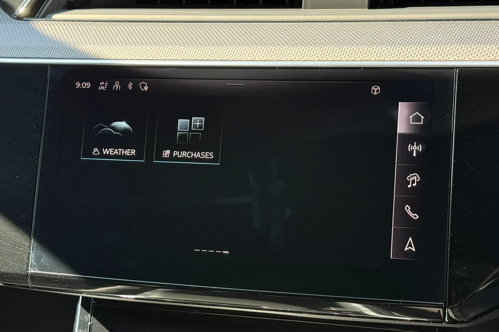 Audi Q8 thumbnail image number 17