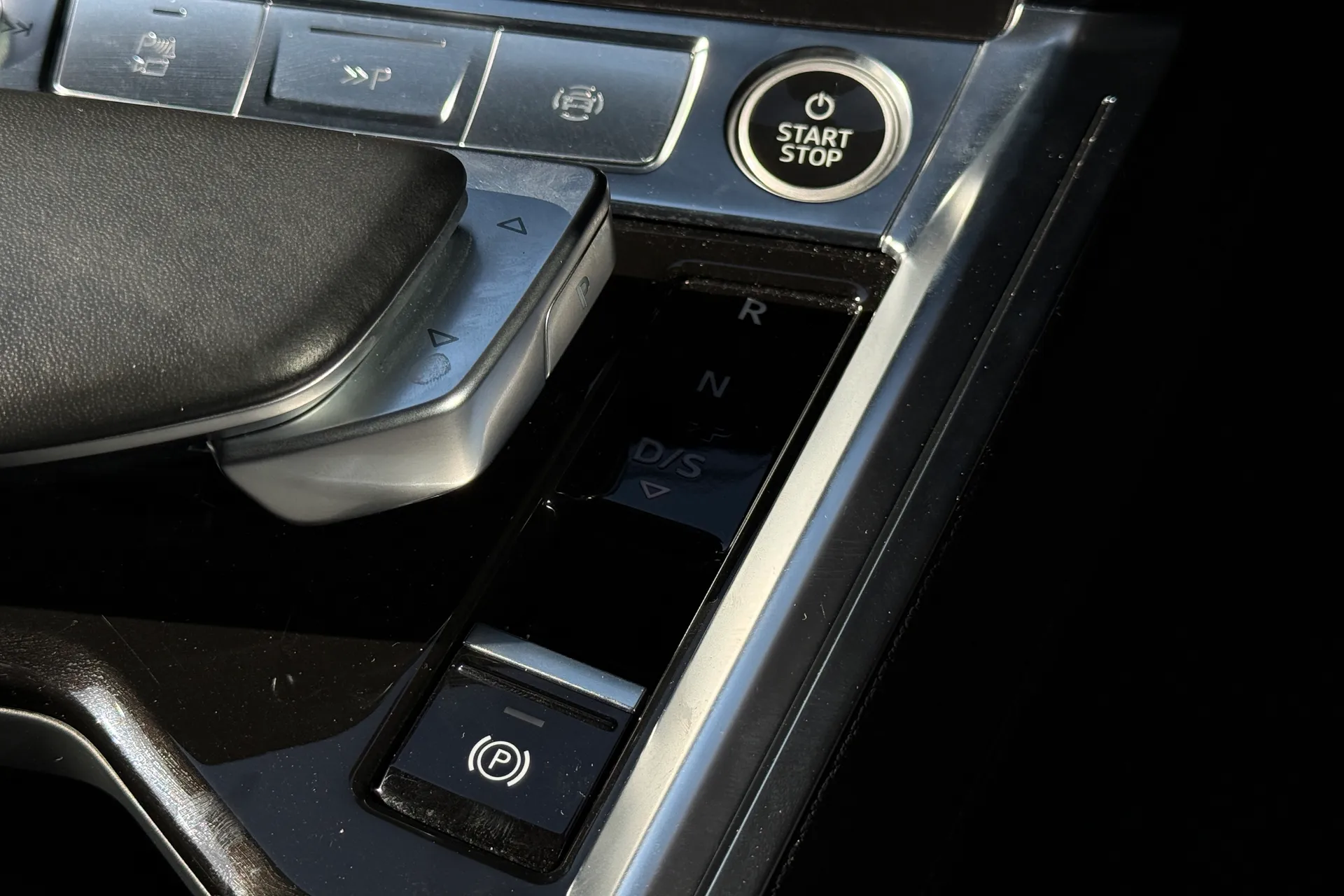 Audi Q8 thumbnail image number 25