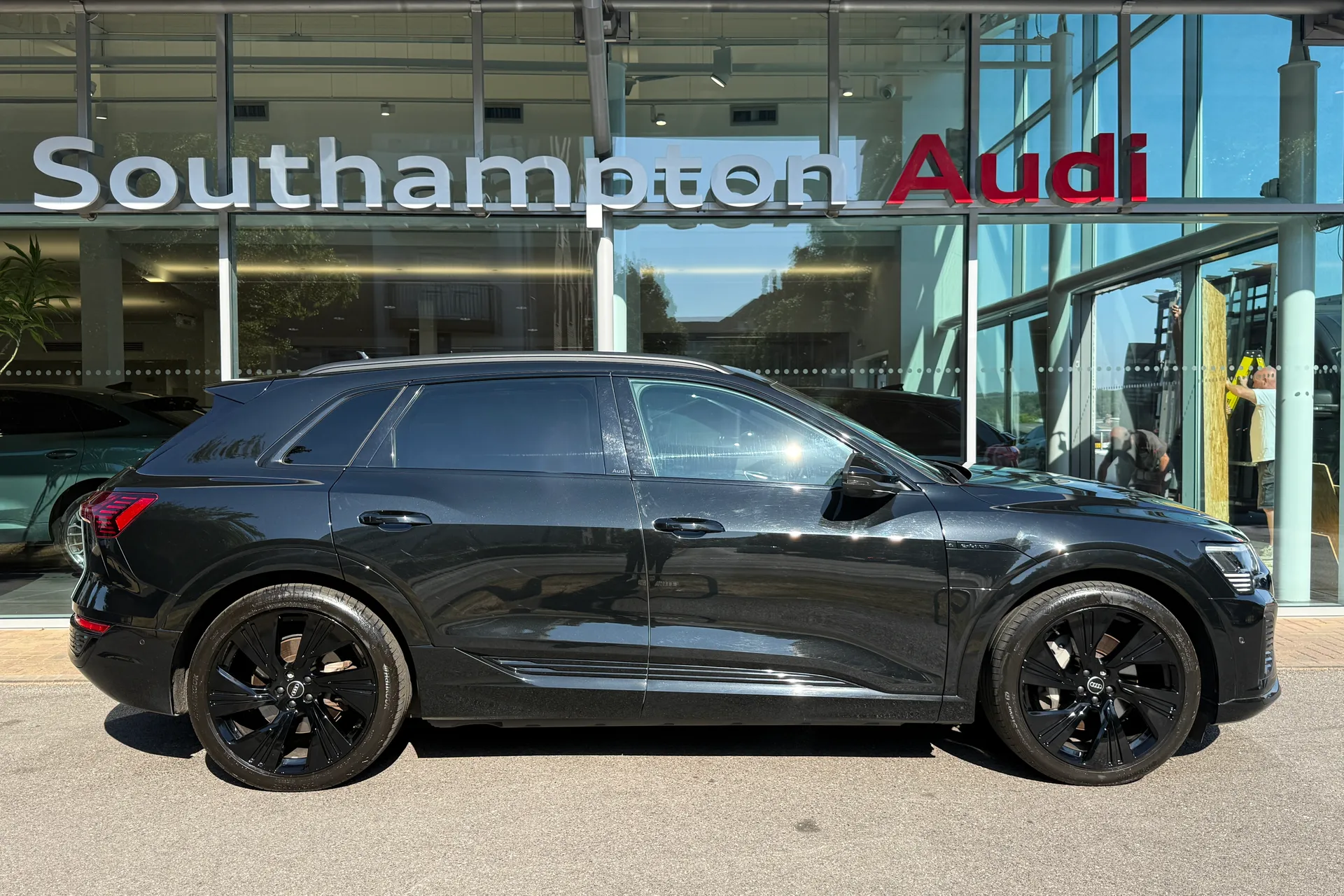 Audi Q8 thumbnail image number 4