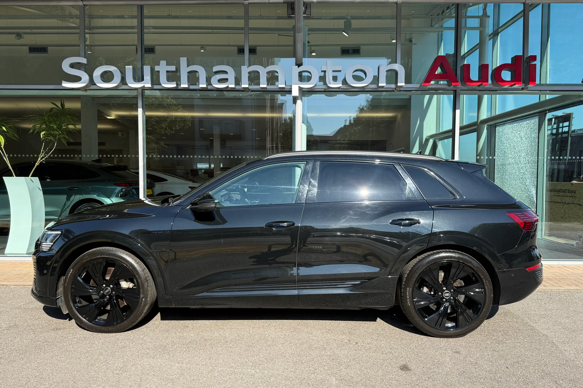 Audi Q8 thumbnail image number 51