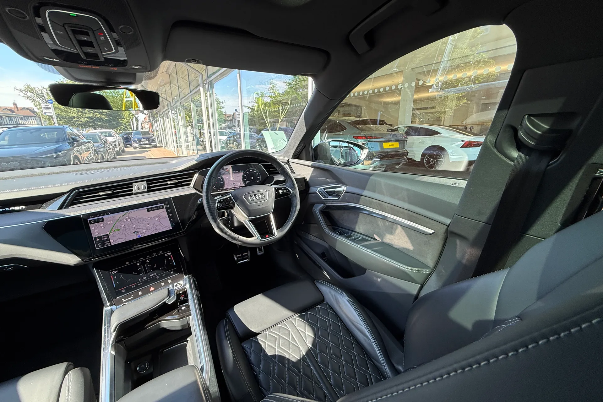 Audi Q8 thumbnail image number 43