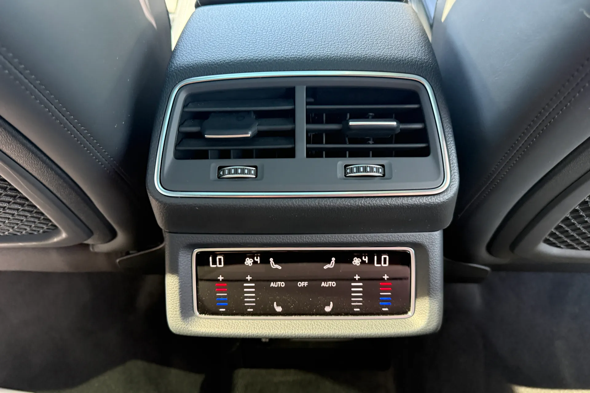 Audi Q8 thumbnail image number 39