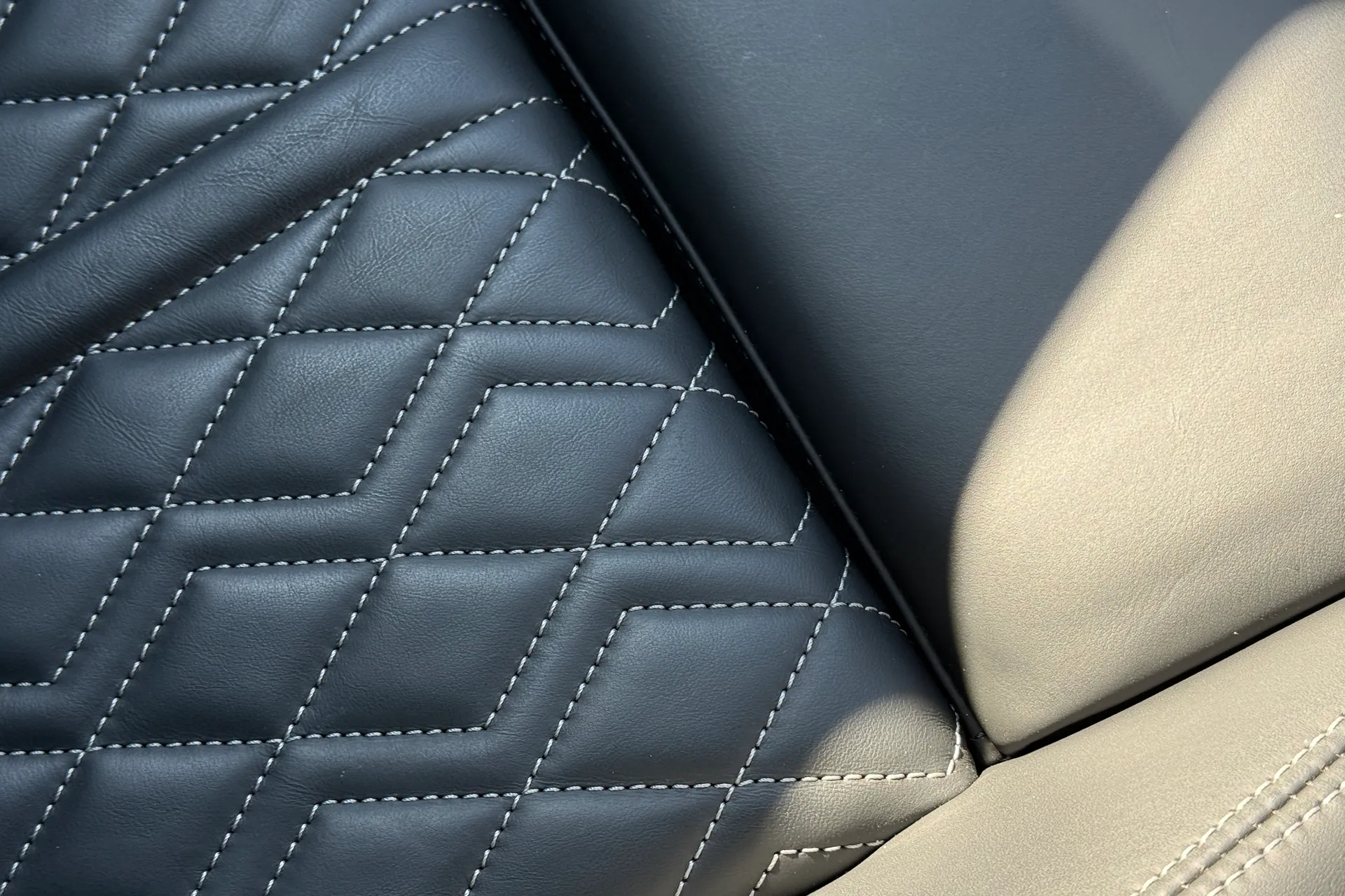 Audi Q8 thumbnail image number 27