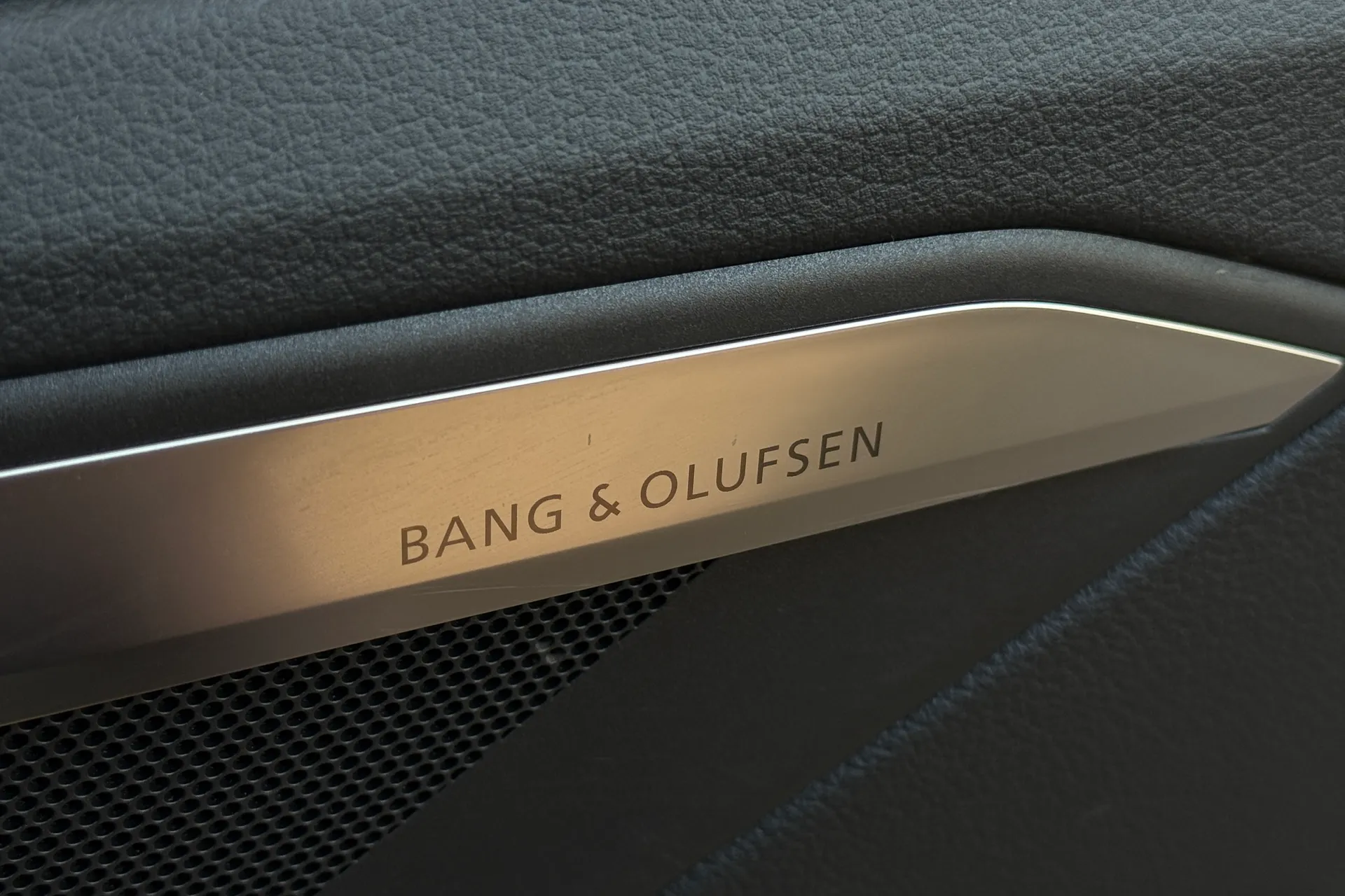 Audi Q8 thumbnail image number 31