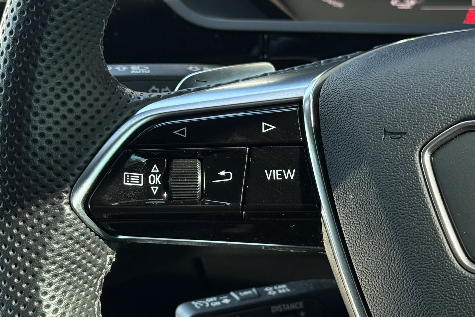 Audi Q8 thumbnail image number 11