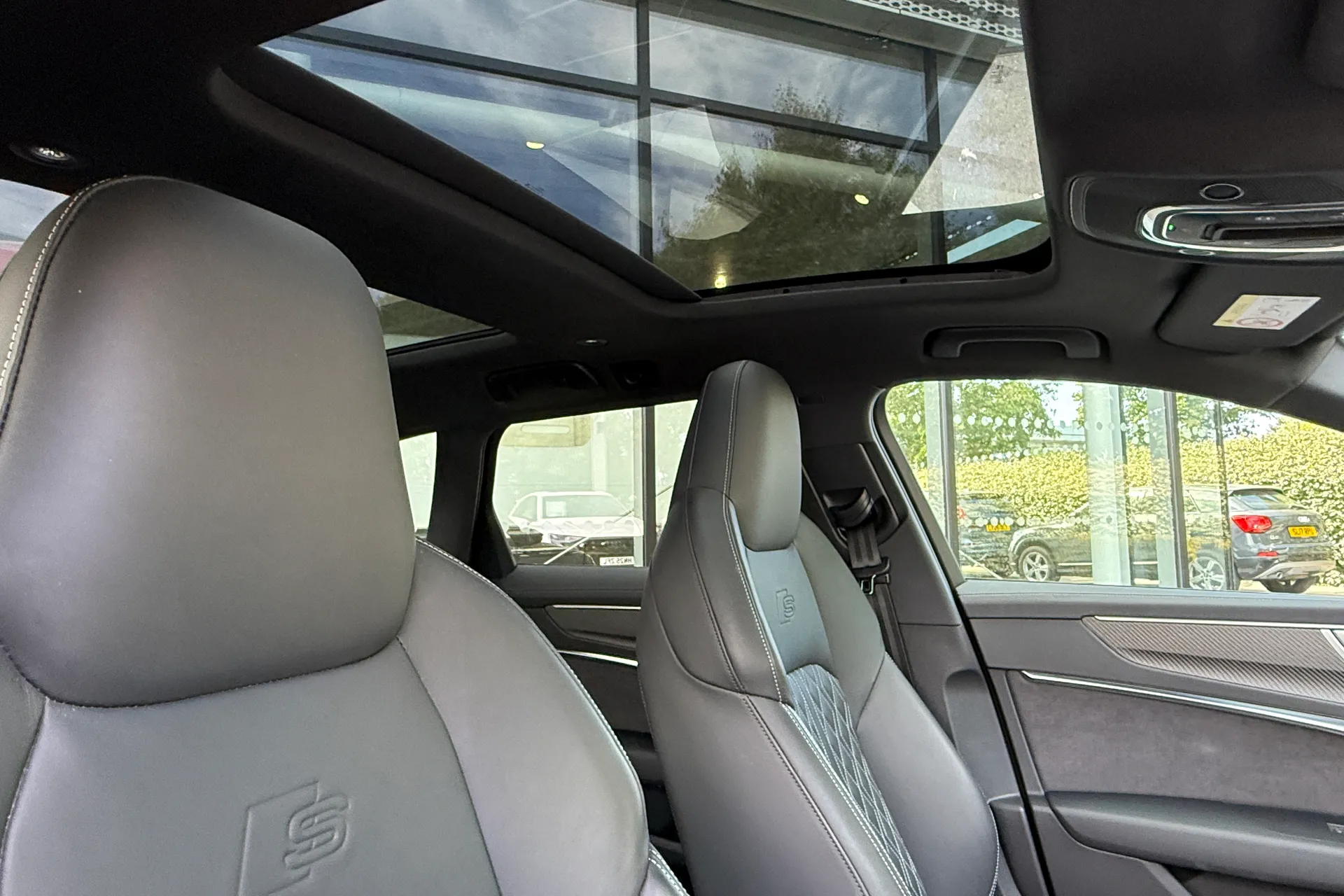 Audi A6 thumbnail image number 28