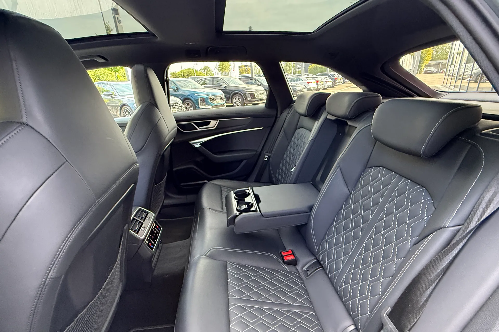 Audi A6 thumbnail image number 51