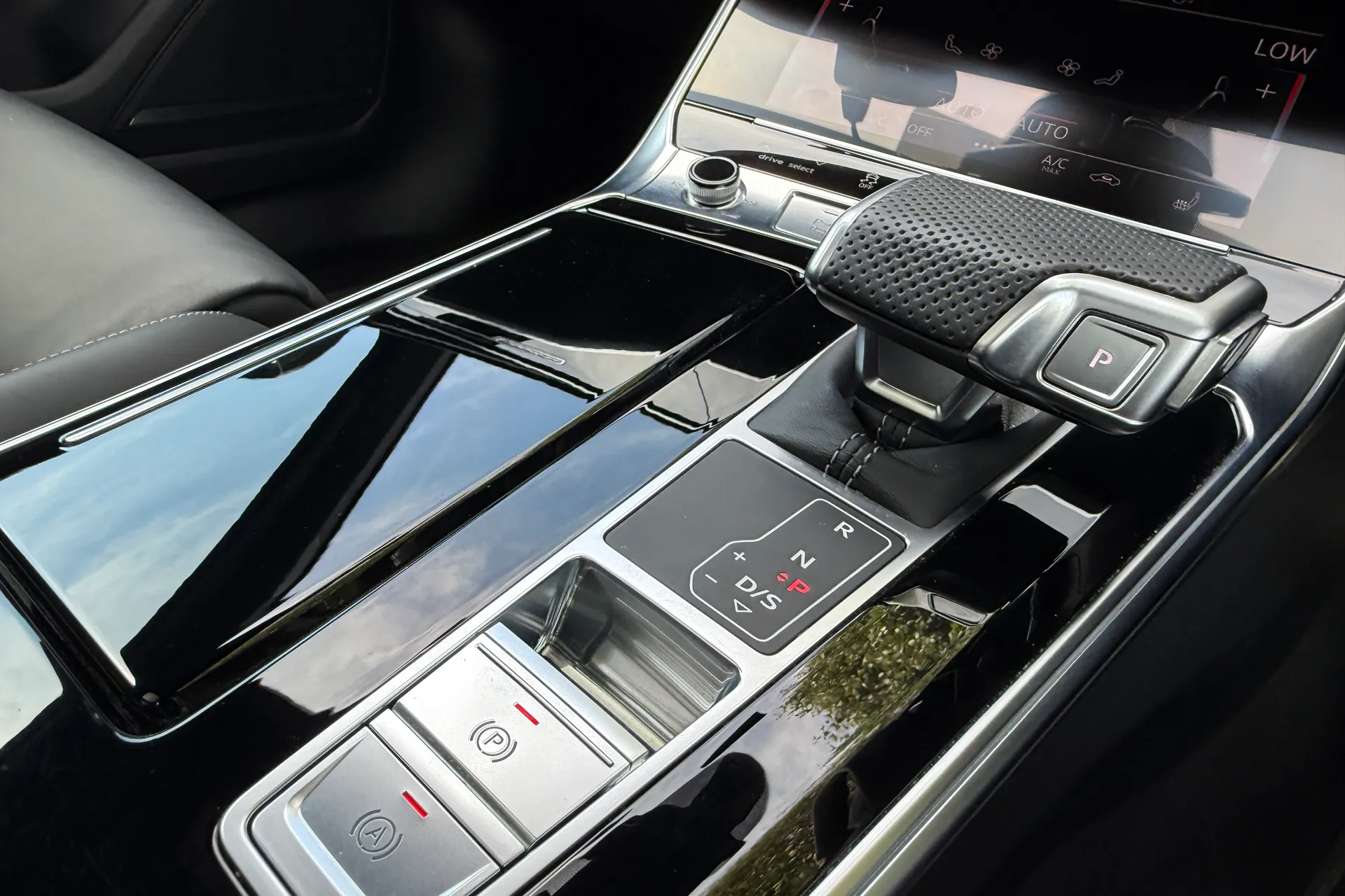 Audi A6 thumbnail image number 17