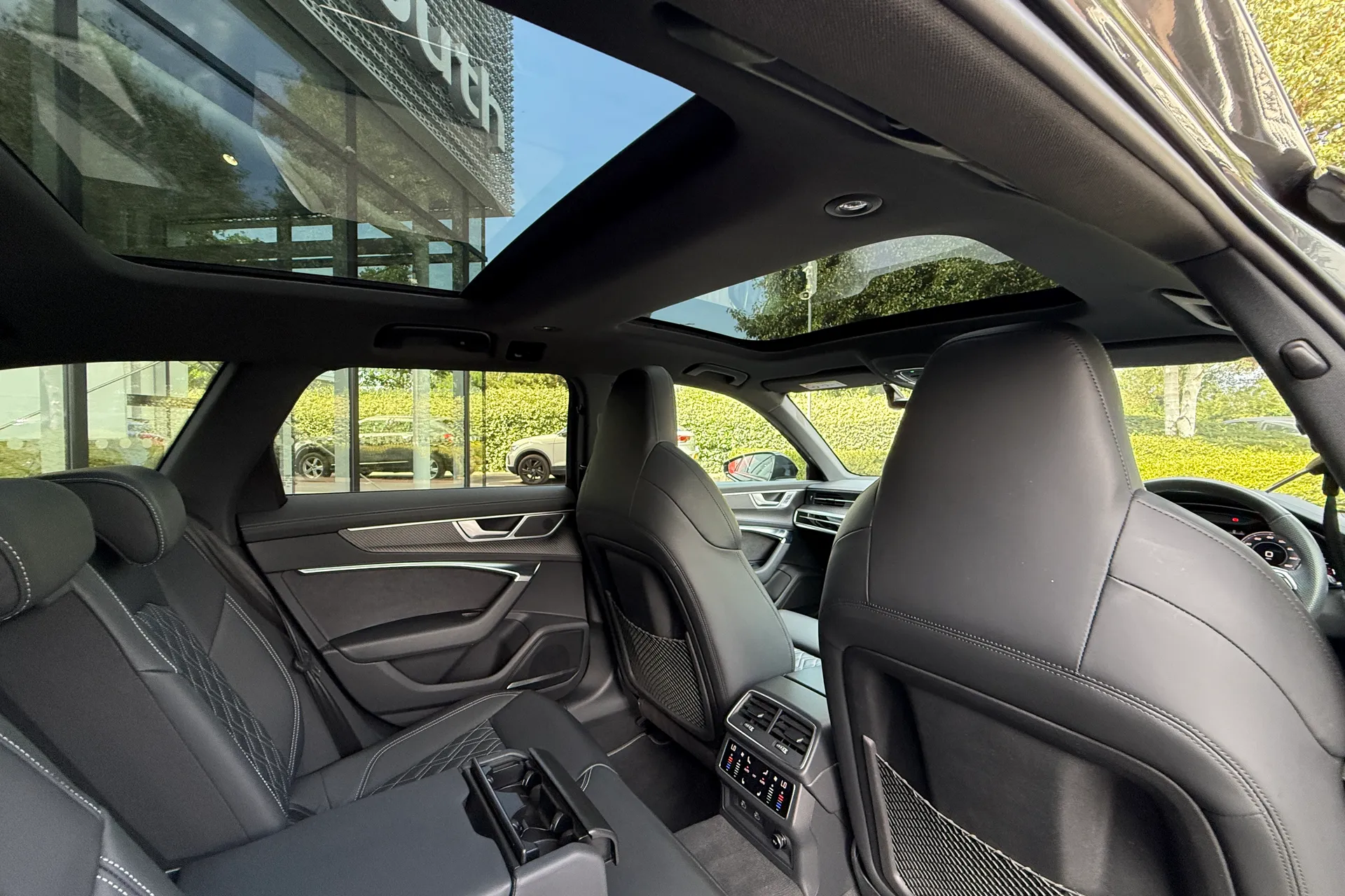 Audi A6 thumbnail image number 44