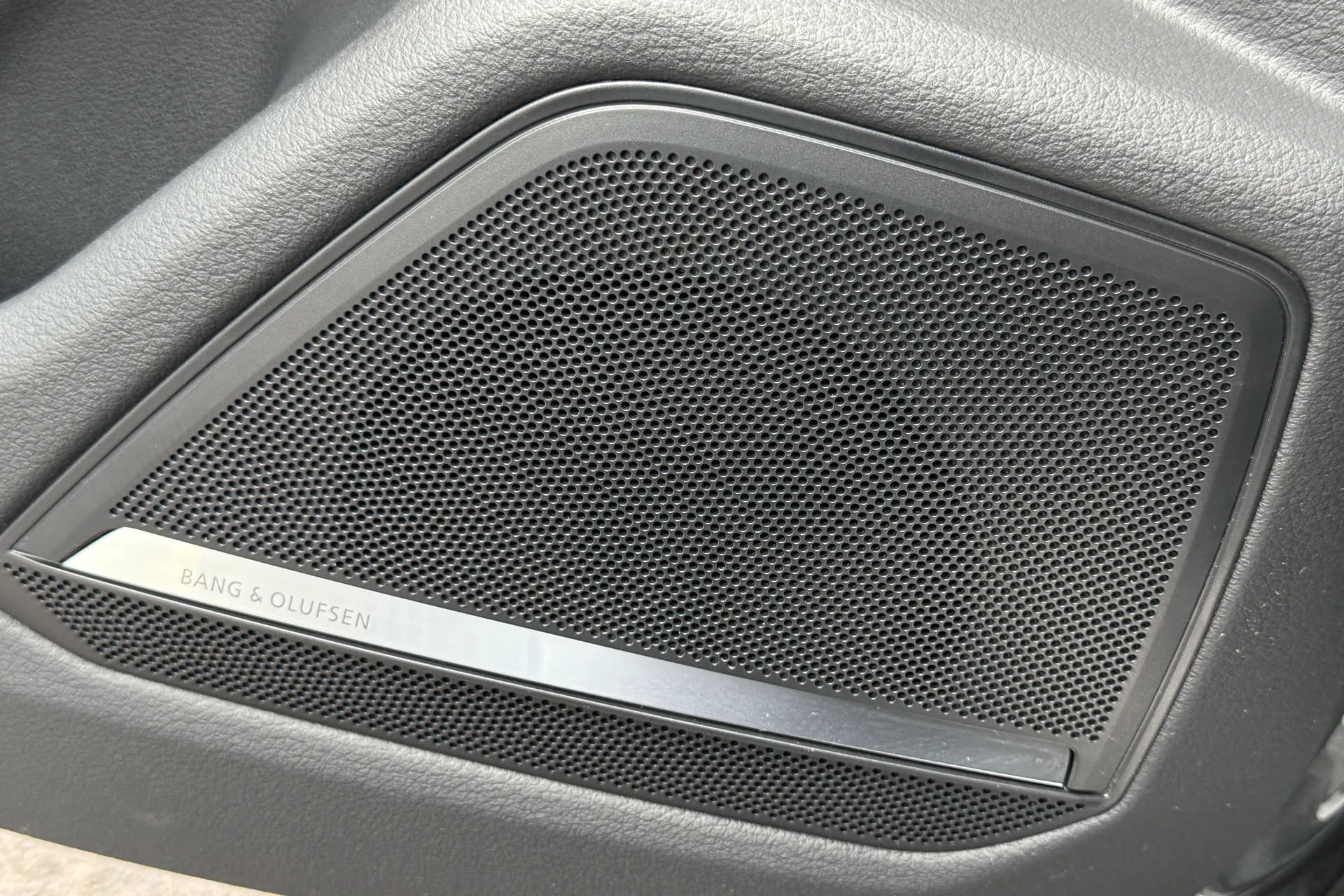 Audi A6 thumbnail image number 40