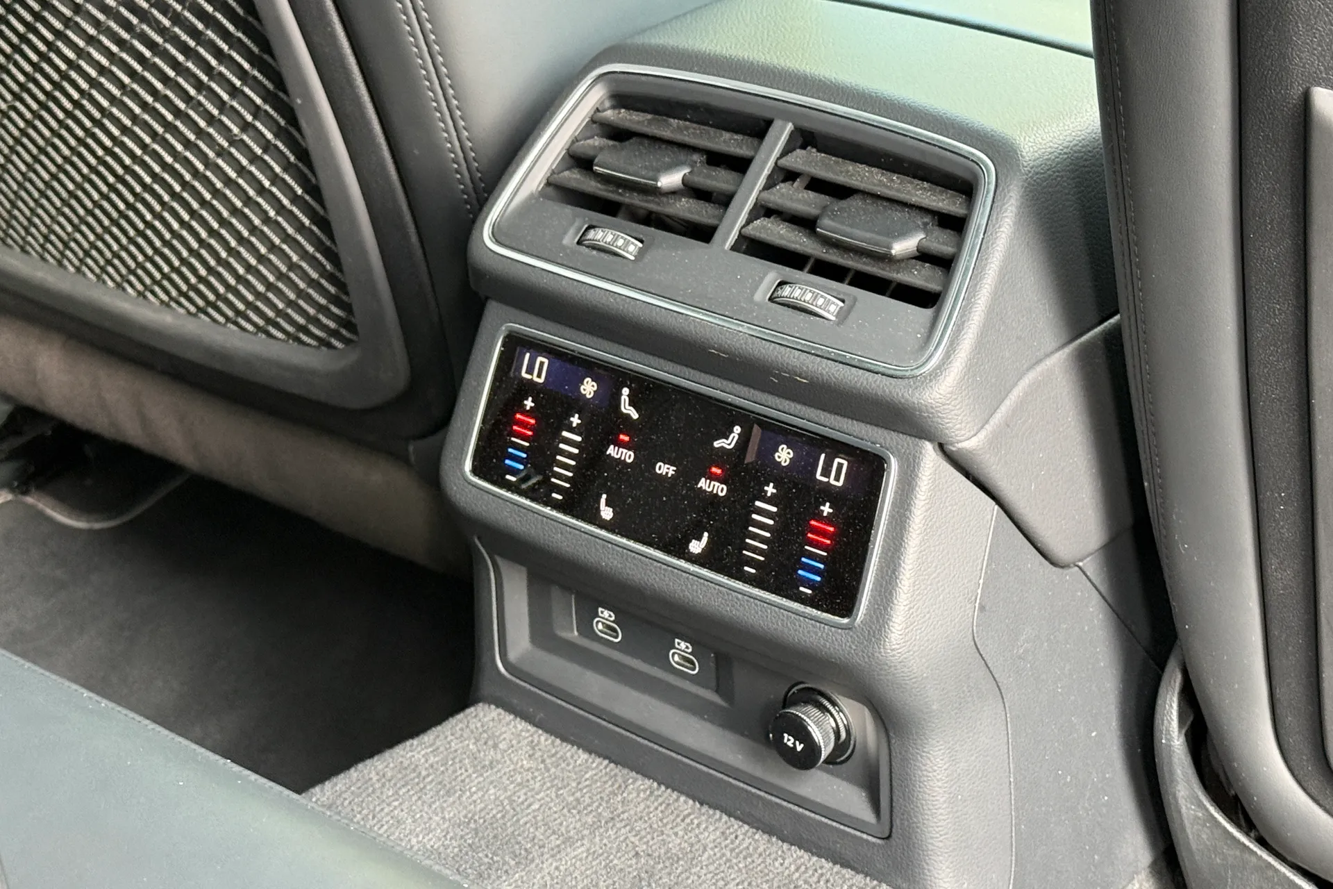 Audi A6 thumbnail image number 43