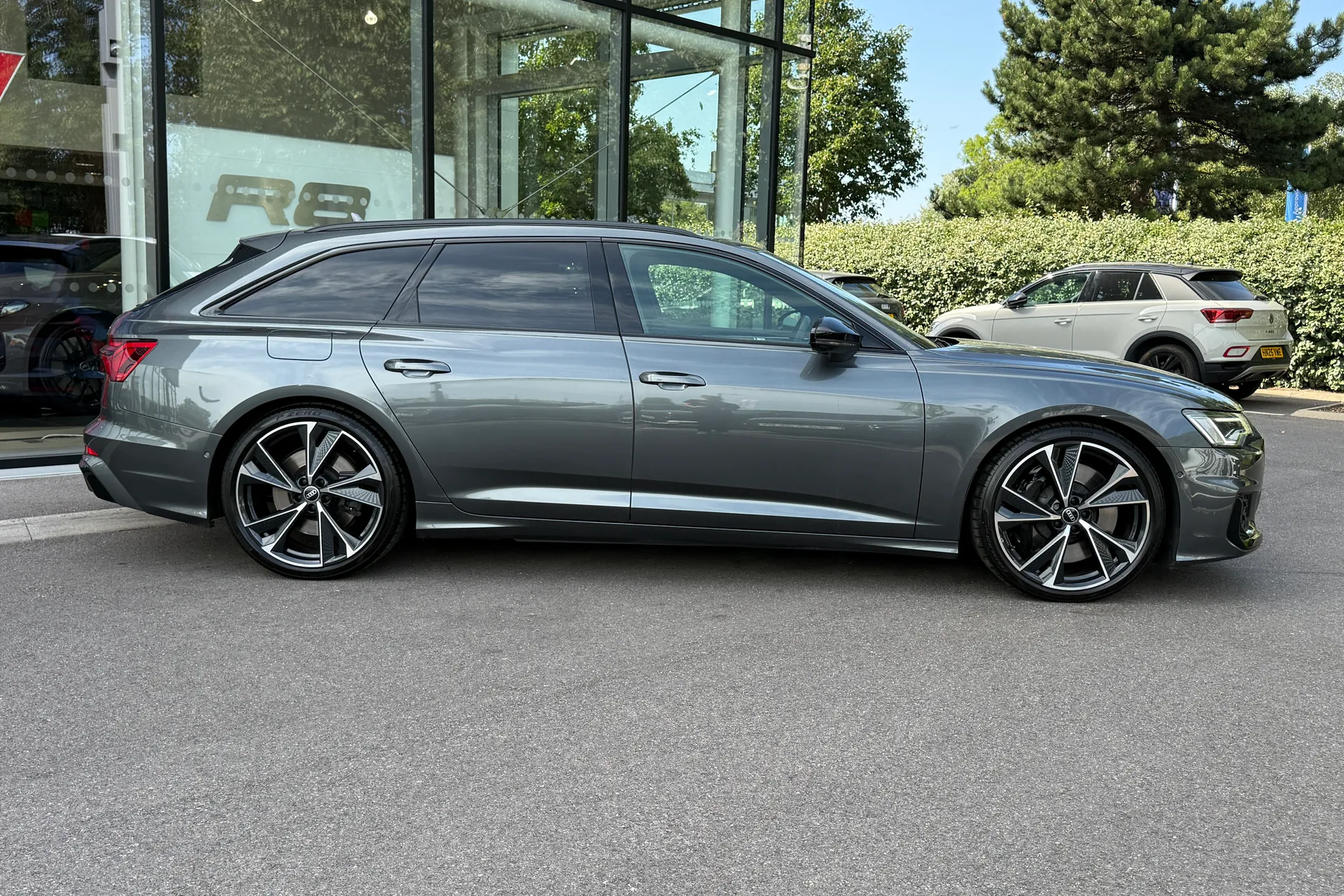 Audi A6 thumbnail image number 2